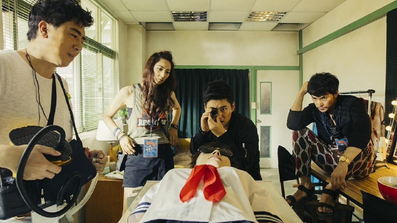 The Gangs, the Oscars, and the Walking Dead Background