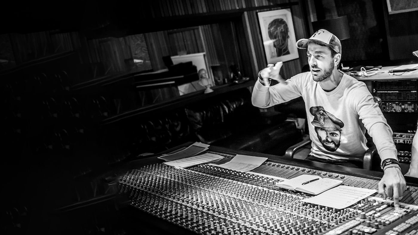 Studio Guga: Ongehoord Background