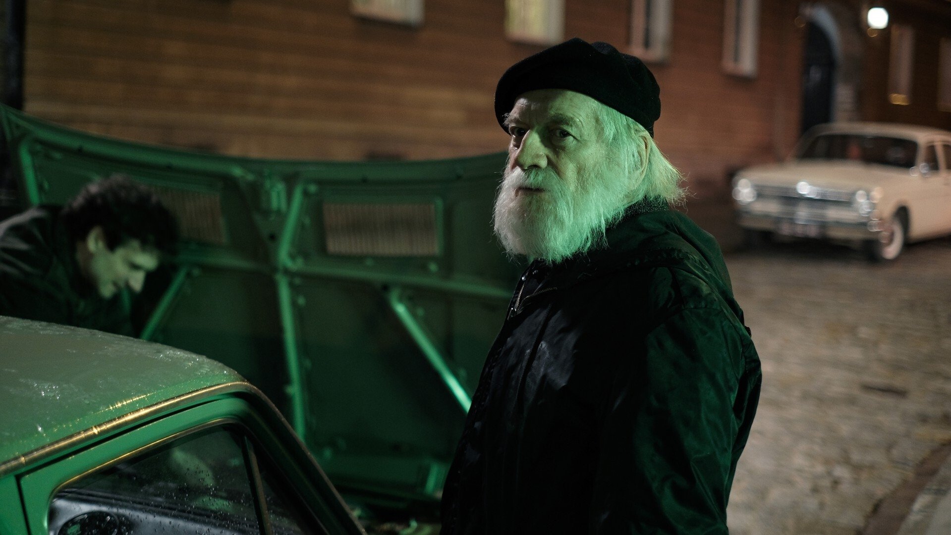 Truth Makes Free Background