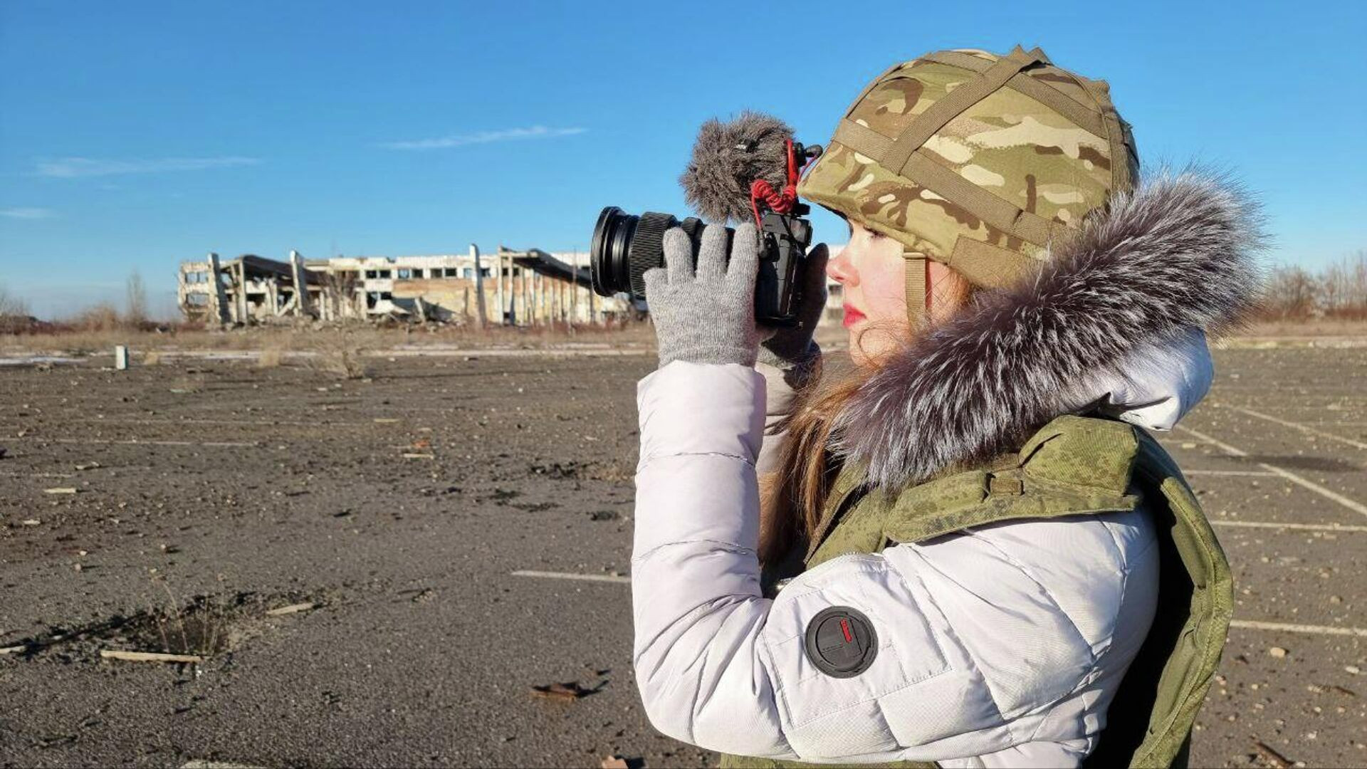 Donbass - In Search of the Truth Background