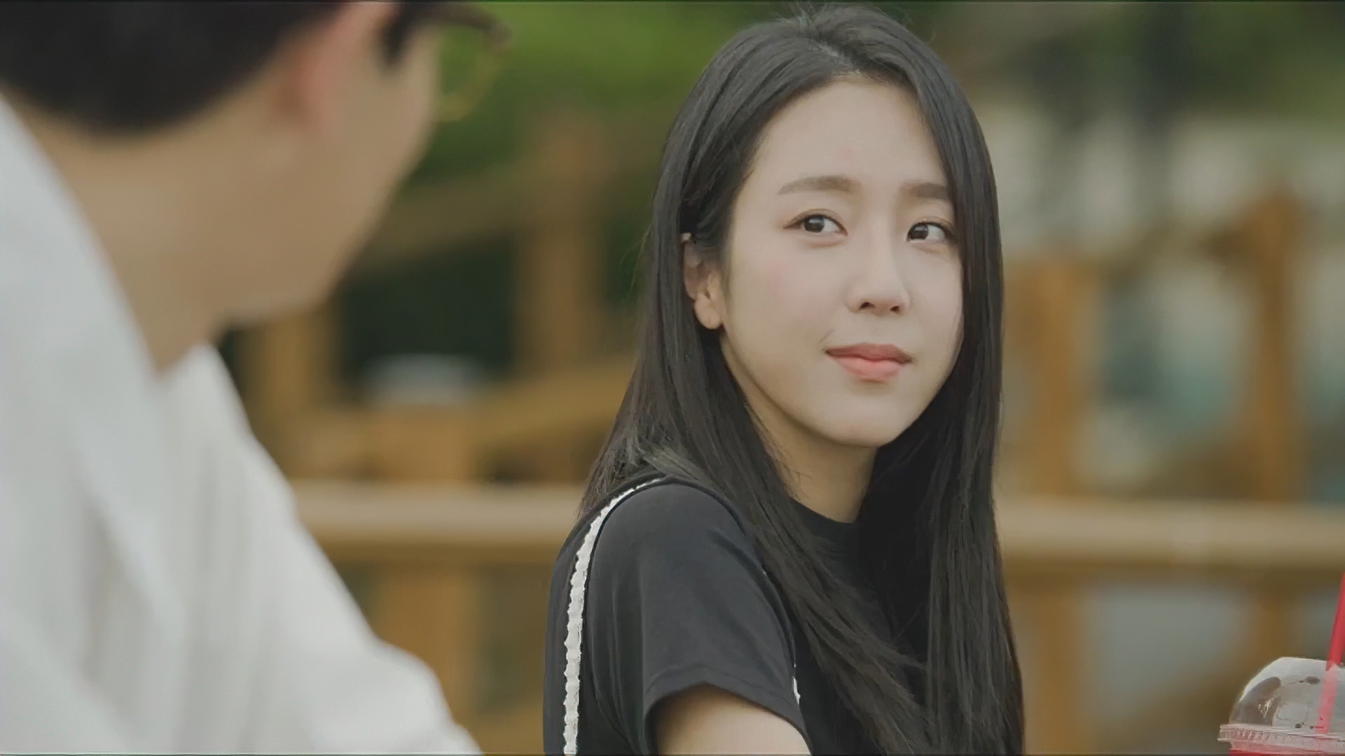 Oh My Kiss Background