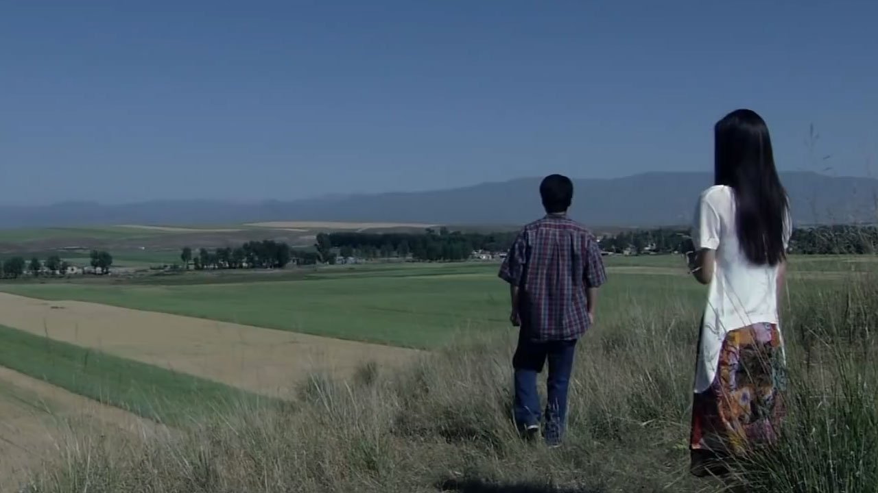 歌行千里 Background