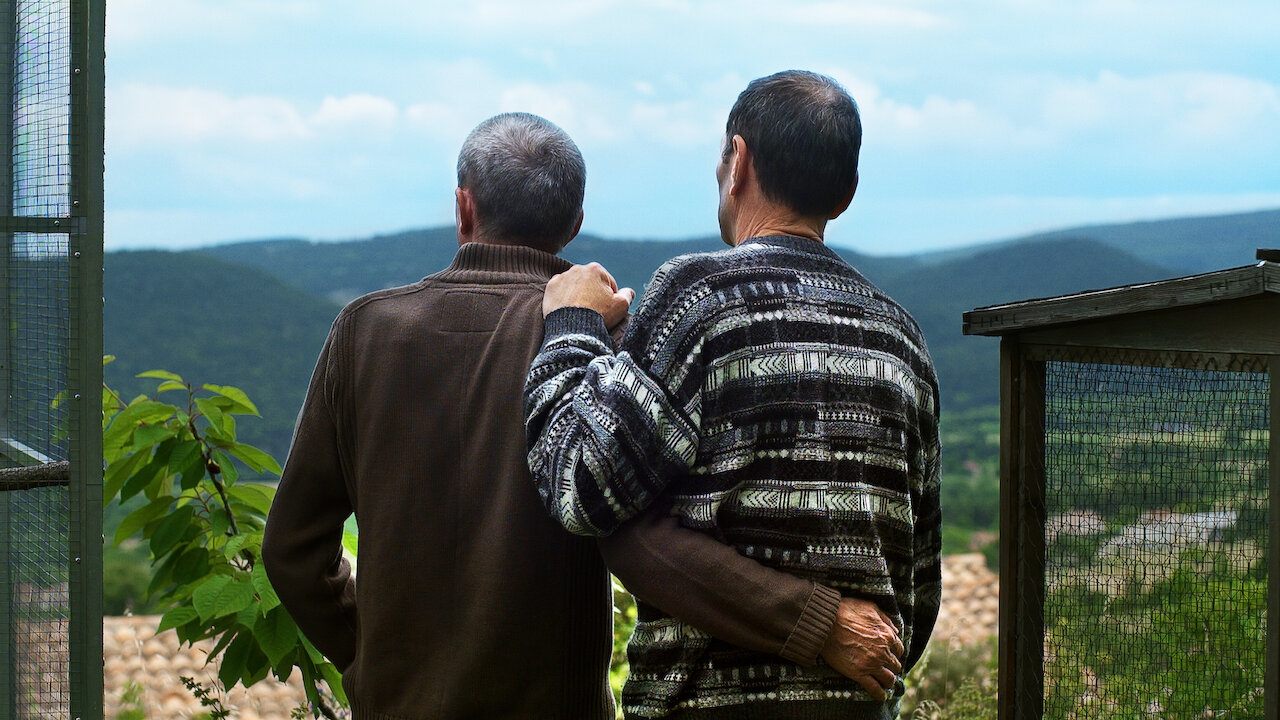 Les Invisibles Background