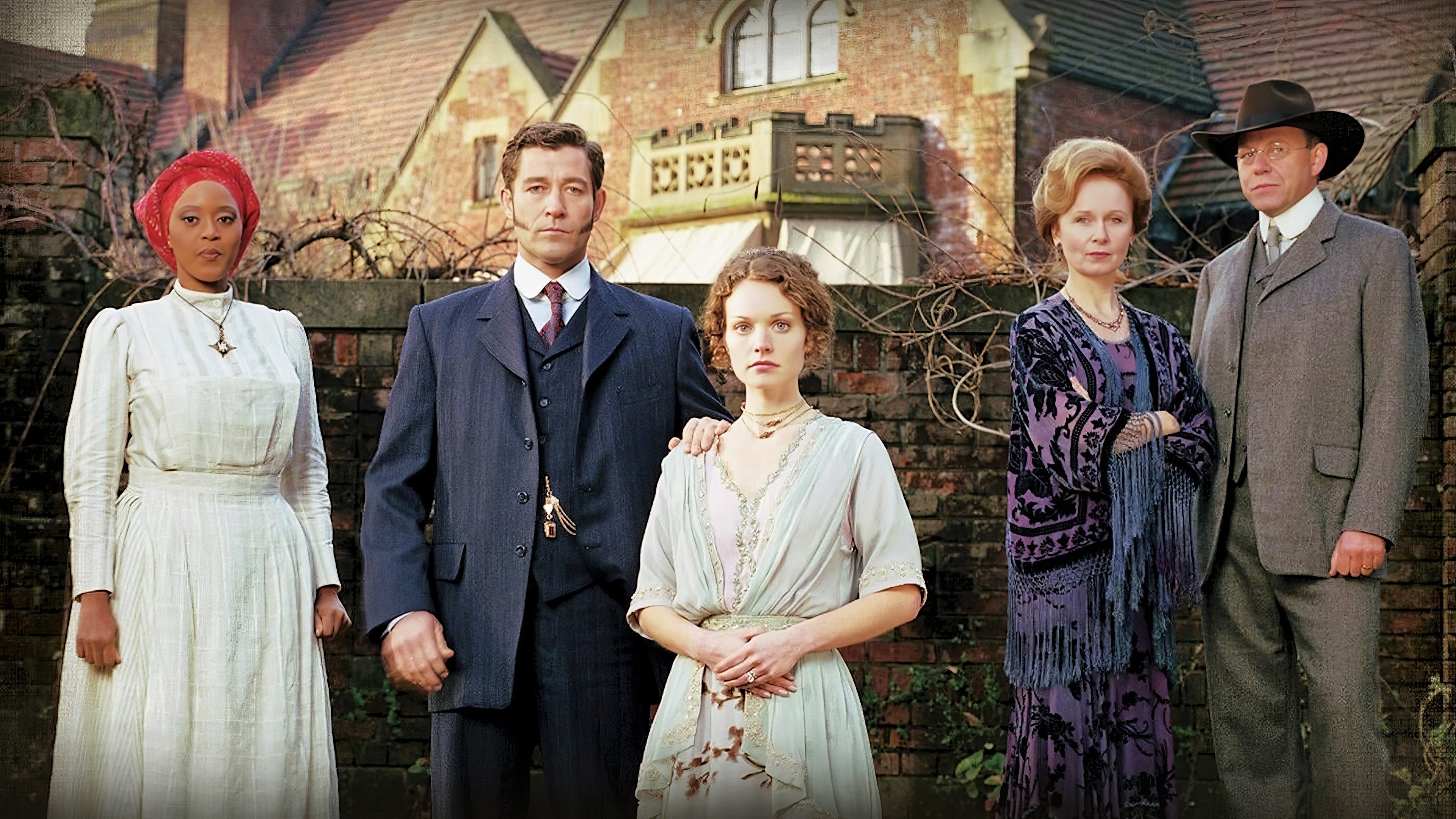 The Diary of Ellen Rimbauer Background