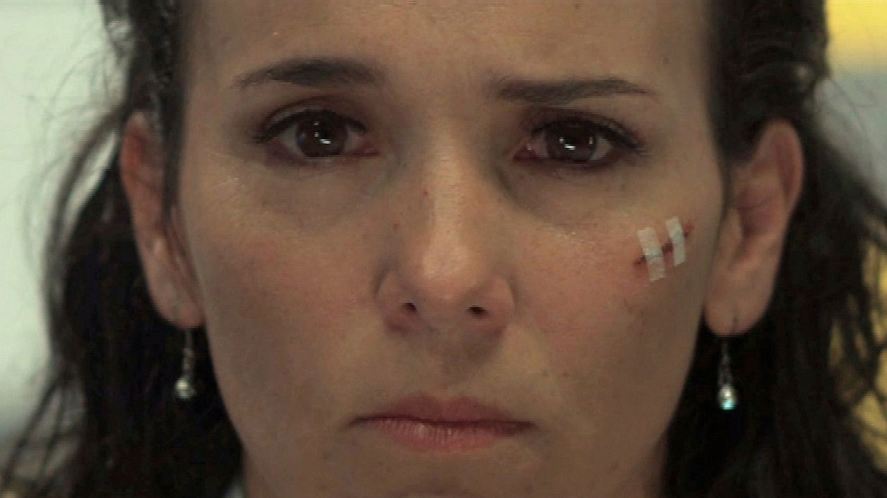 Atacada: la teoría del dolor Background