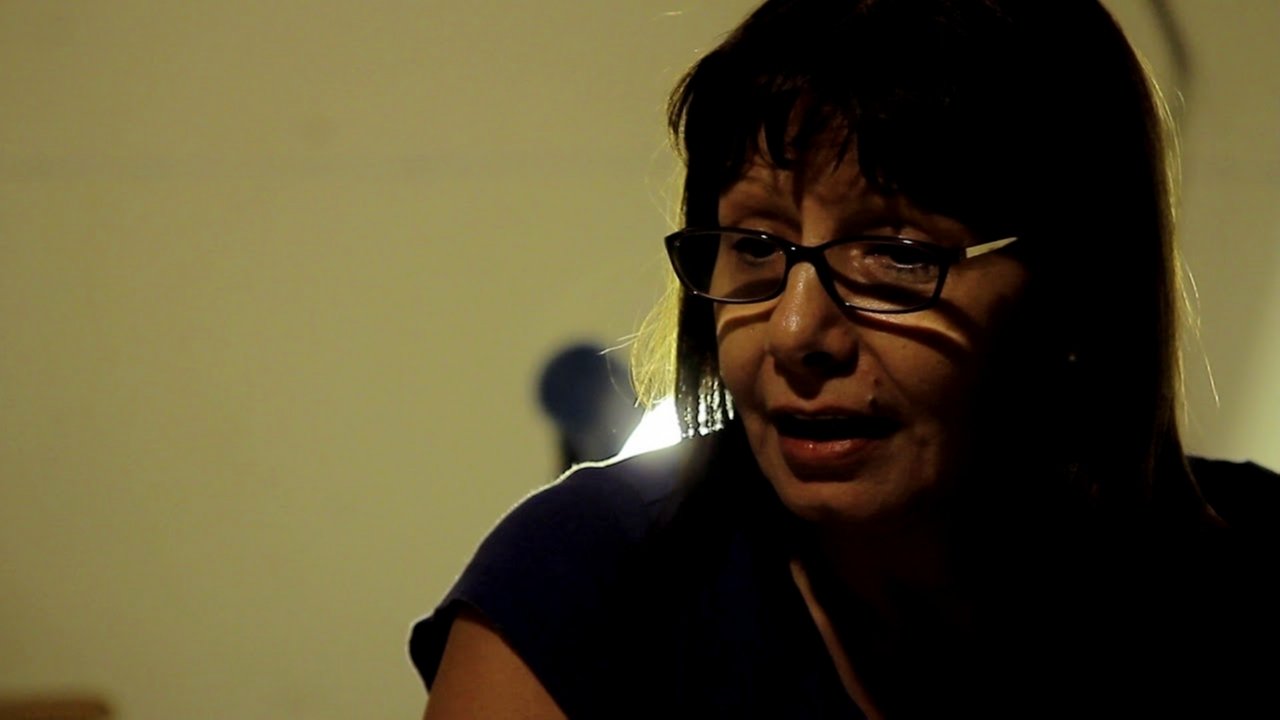 El pacto de Adriana Background