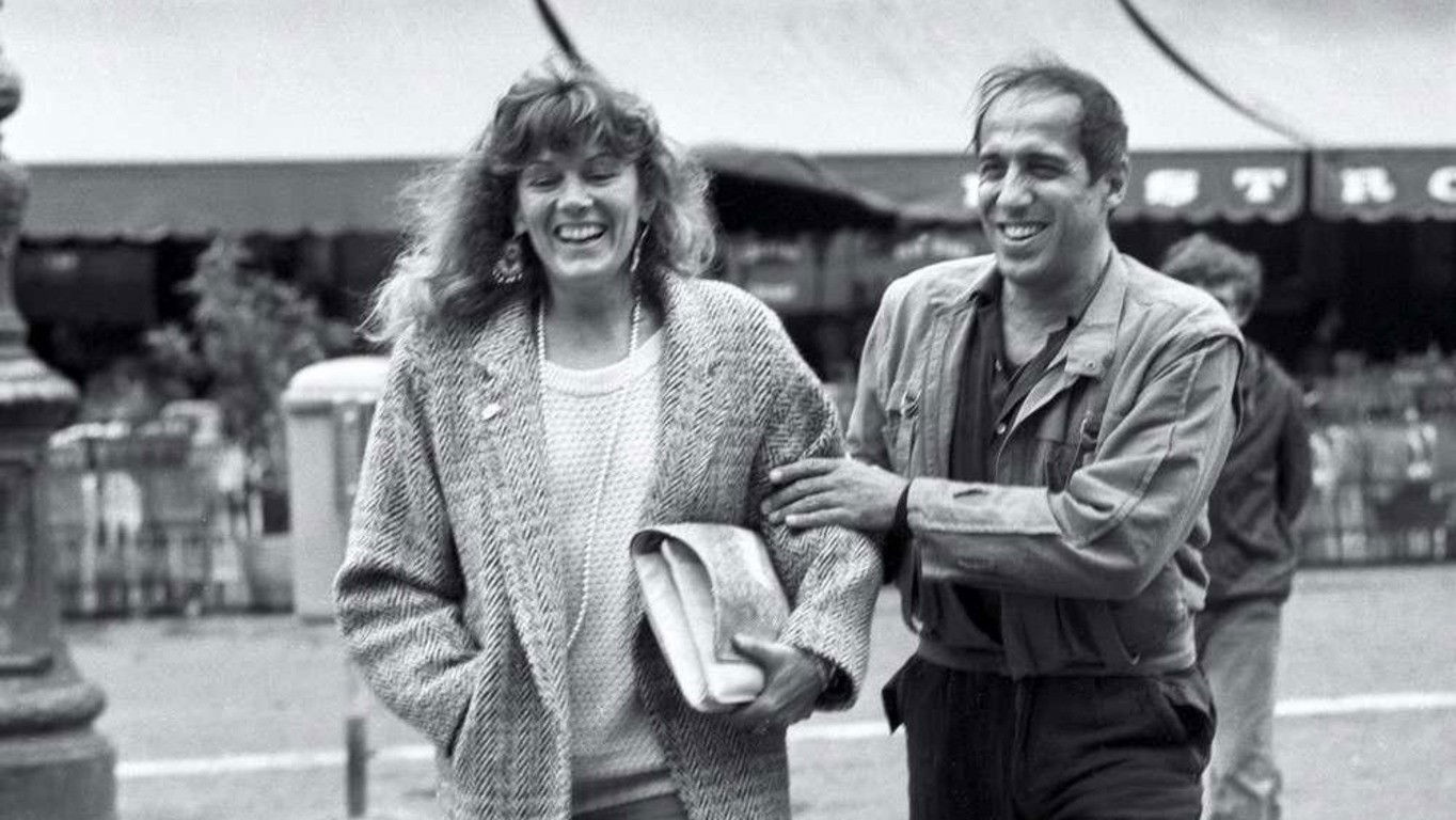 Caterina Caselli - Una vita, 100 vite Background