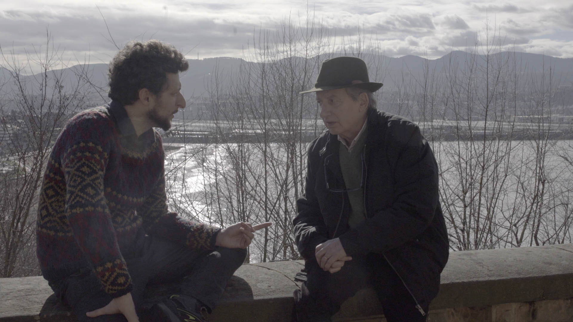 Traidores Background