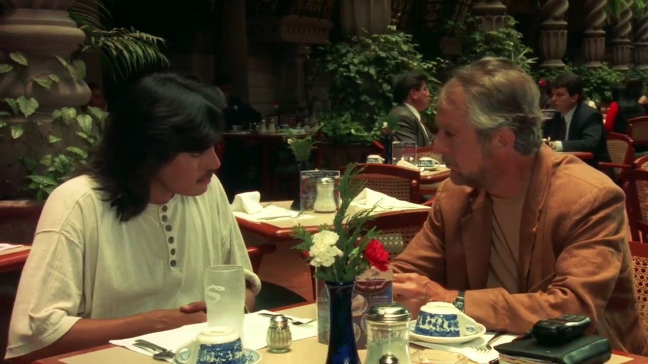 La mujer de los dos Background