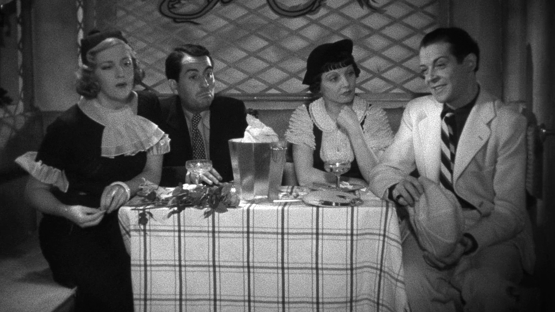 Fanfare of Love Background