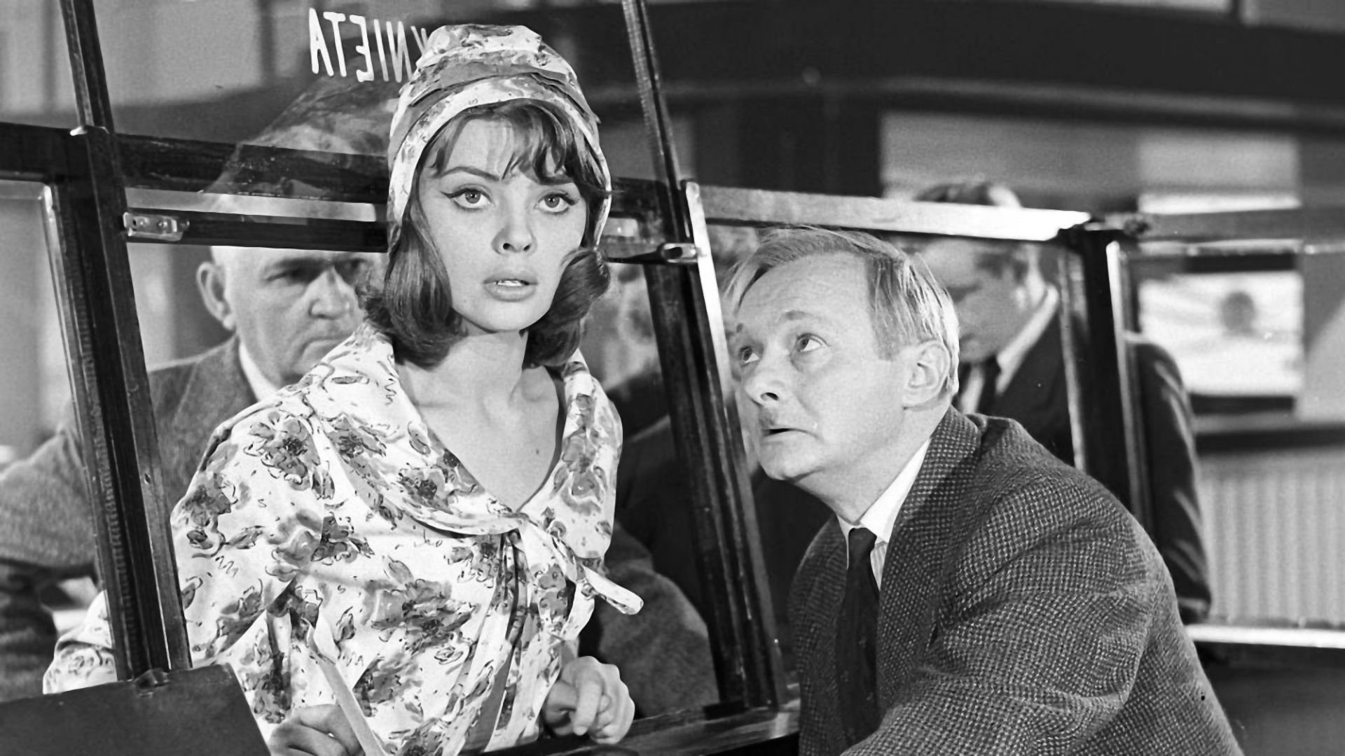 Pan Anatol szuka miliona Background