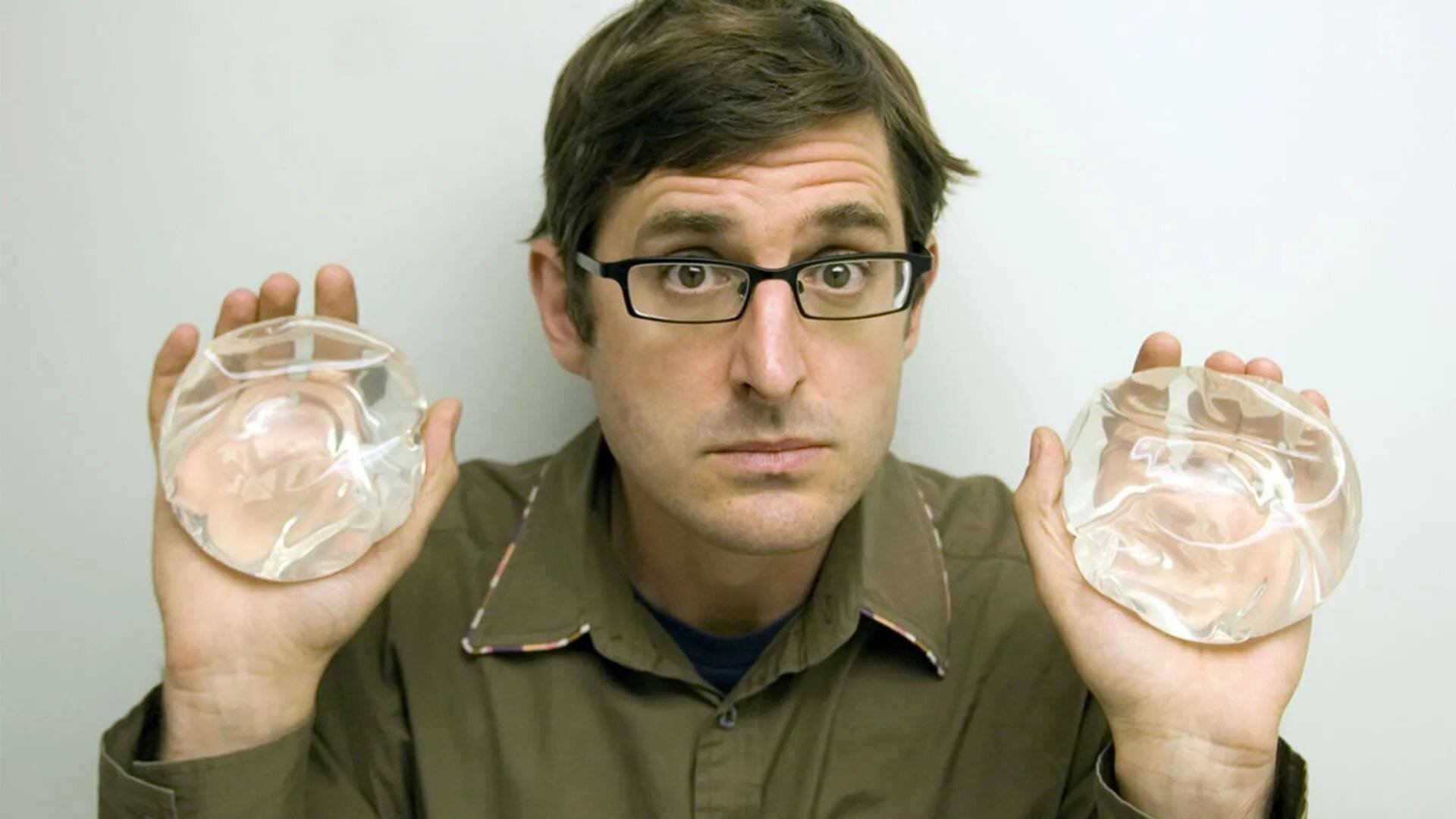 Louis Theroux: Under the Knife Background