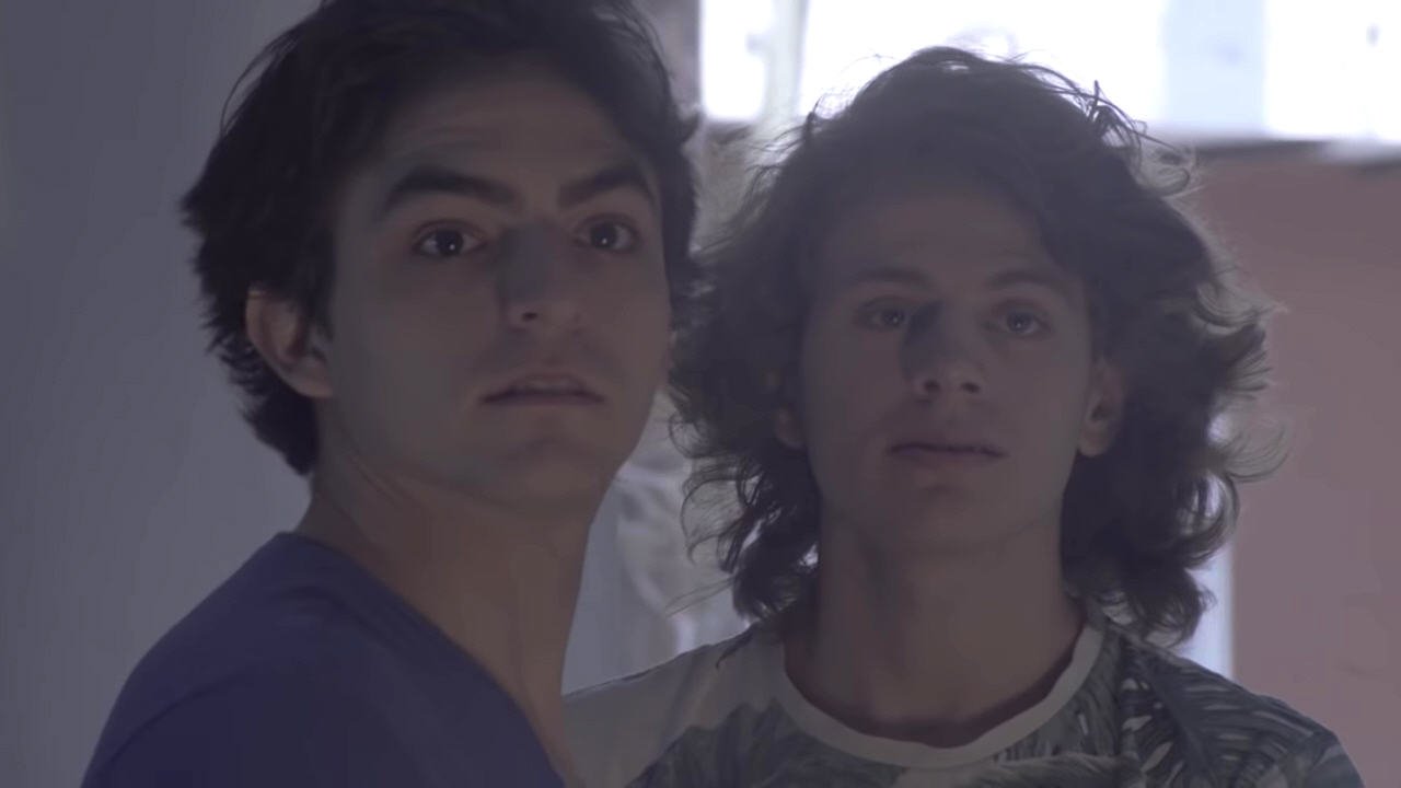 Aquí y ahora Background