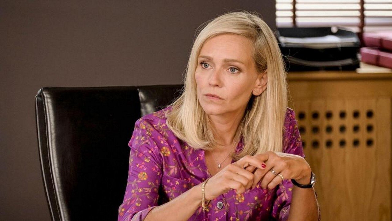 Face à face Background