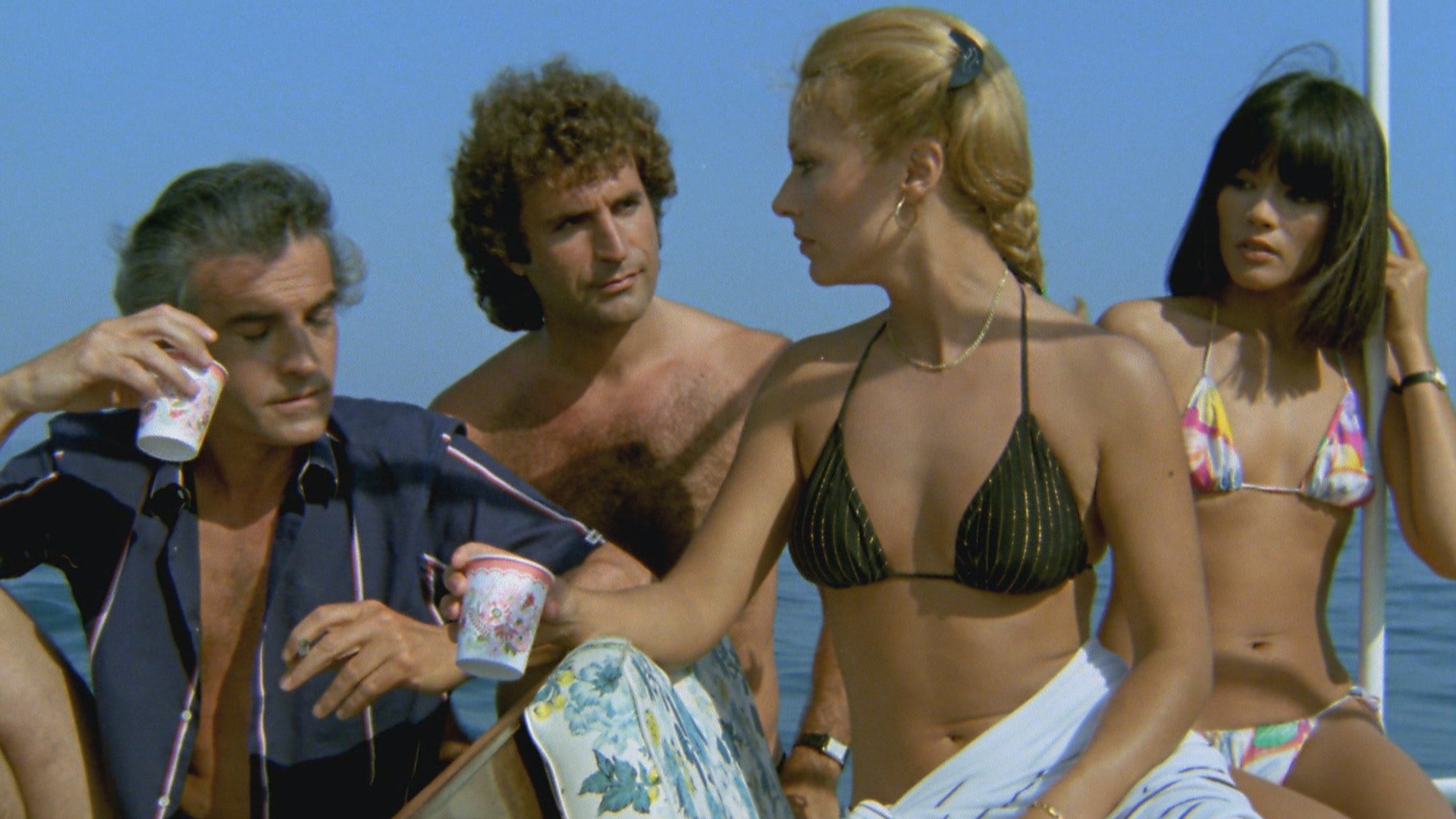 El enigma del yate Background