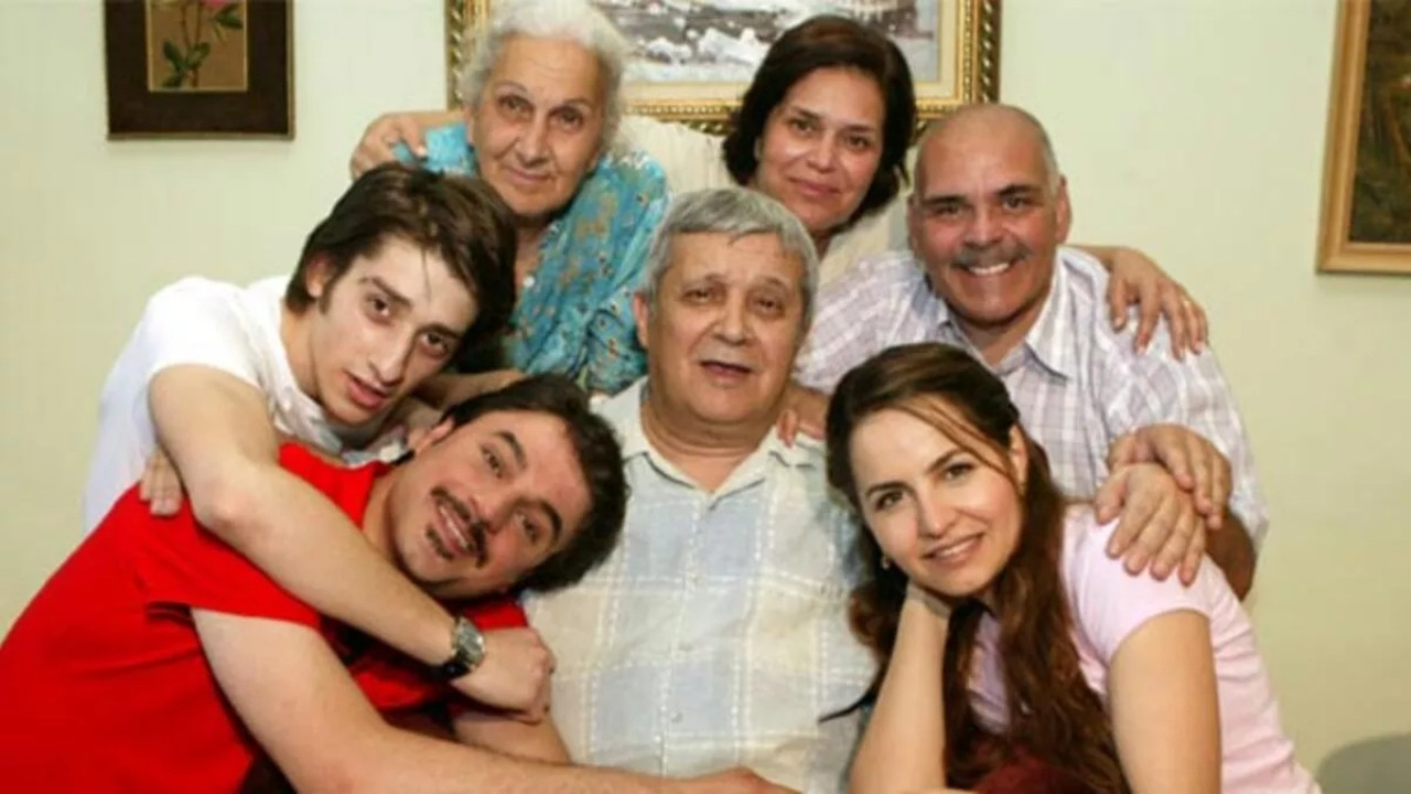 Geniş Aile Background
