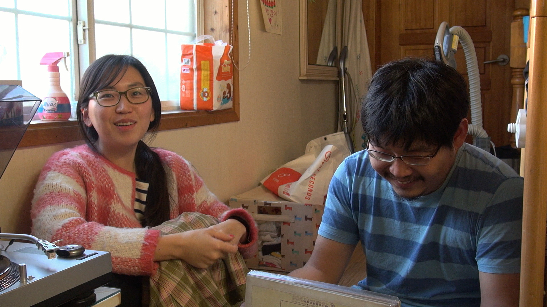 Myeoneuri: My Son's Crazy Wife Background