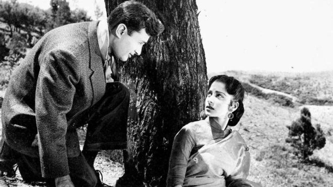 Kala Bazar Background