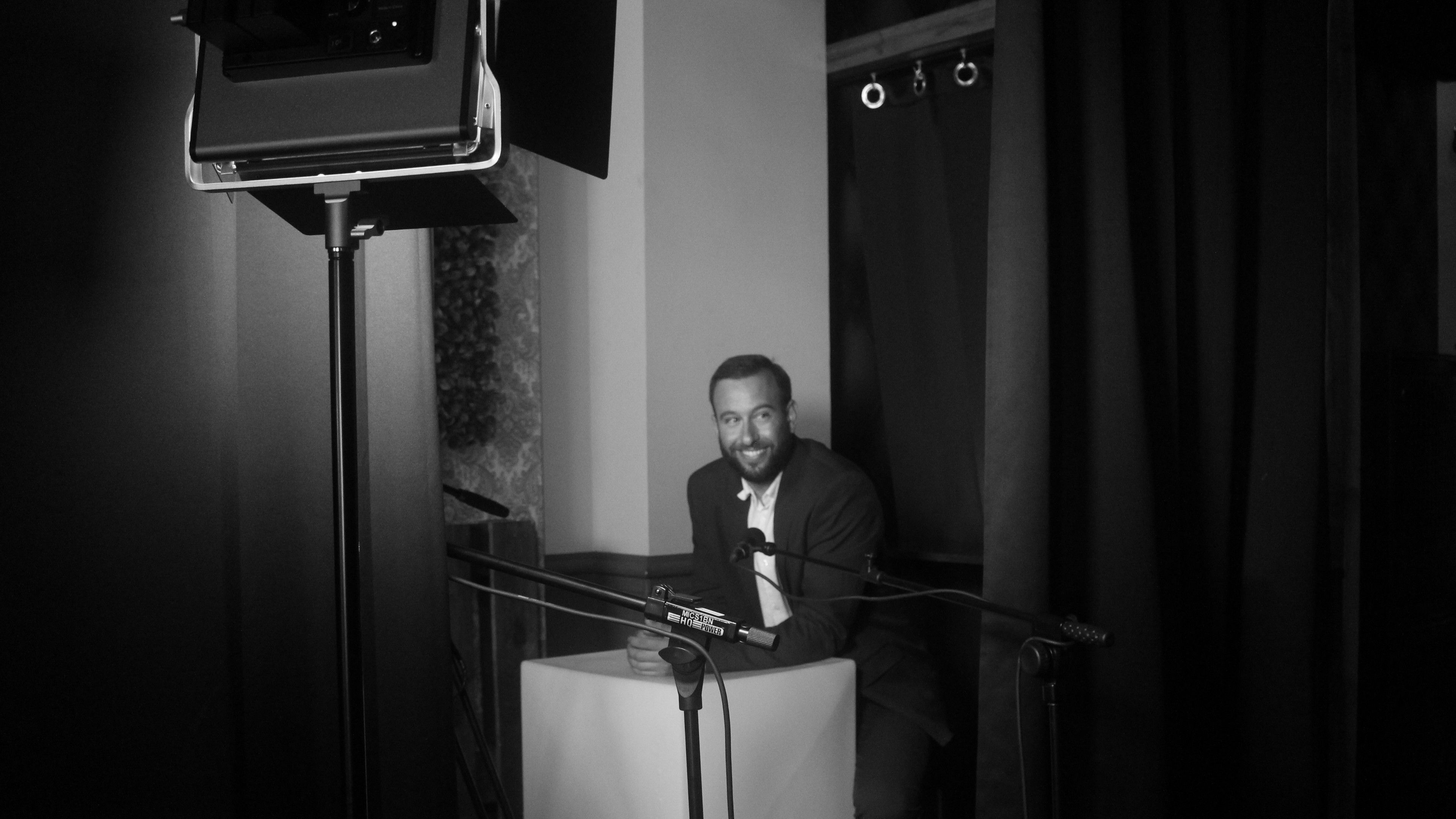 Momentos a quemarropa Background