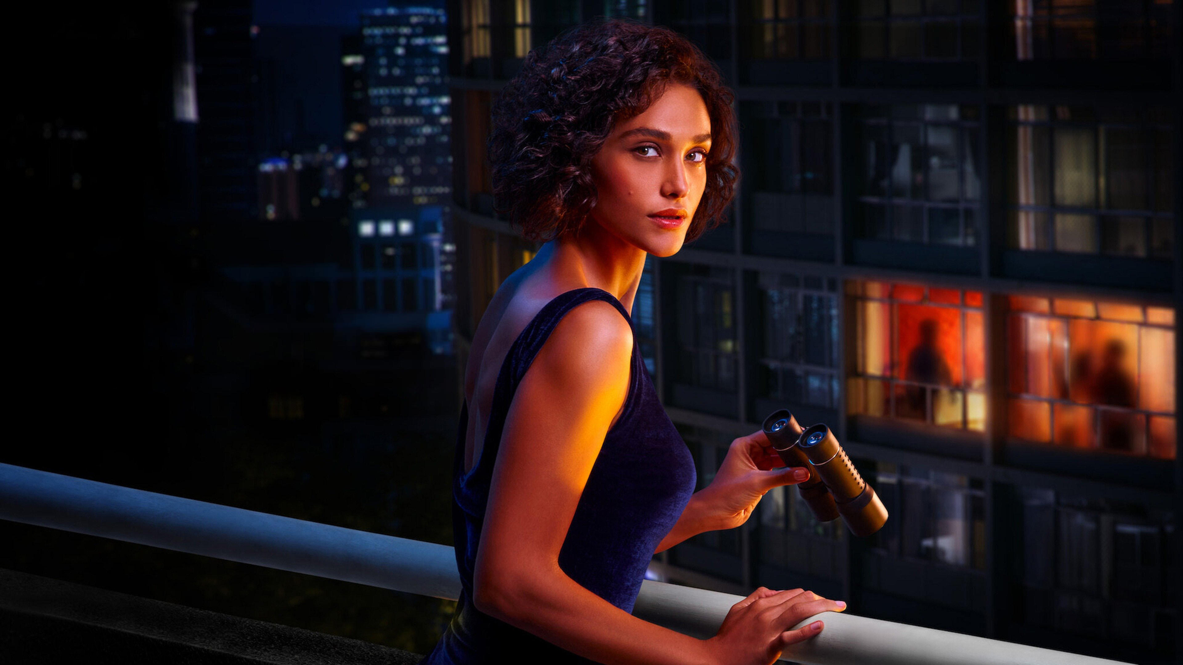 Lady Voyeur Background