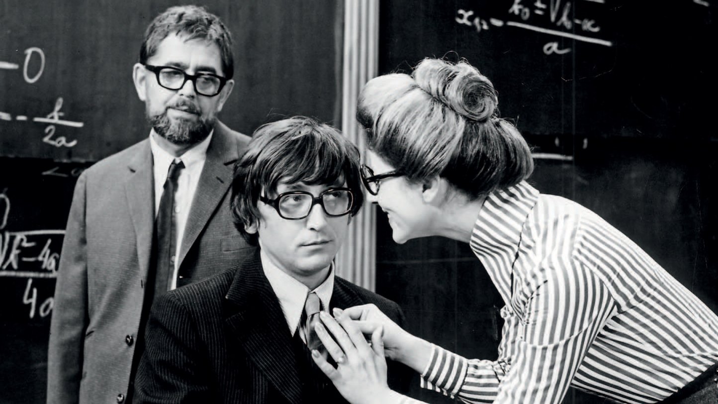 30 Maidens and Pythagoras Background