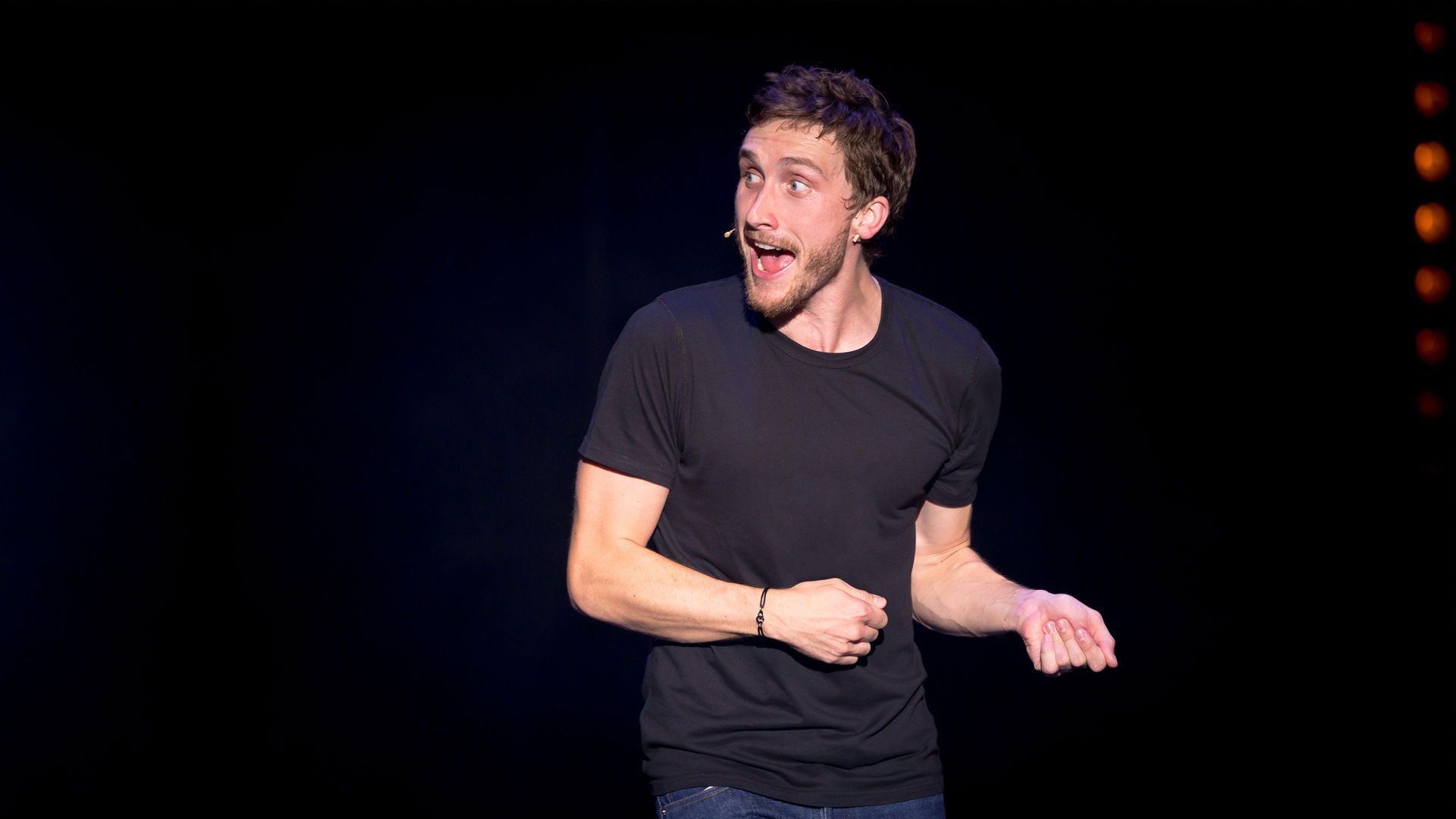 Baptiste Lecaplain - Origines Background