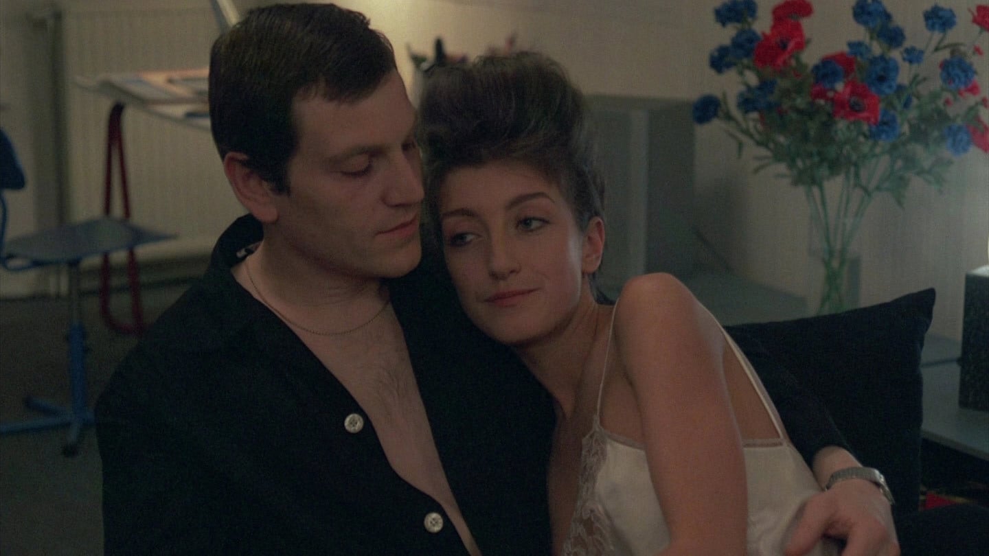 Full Moon in Paris Background