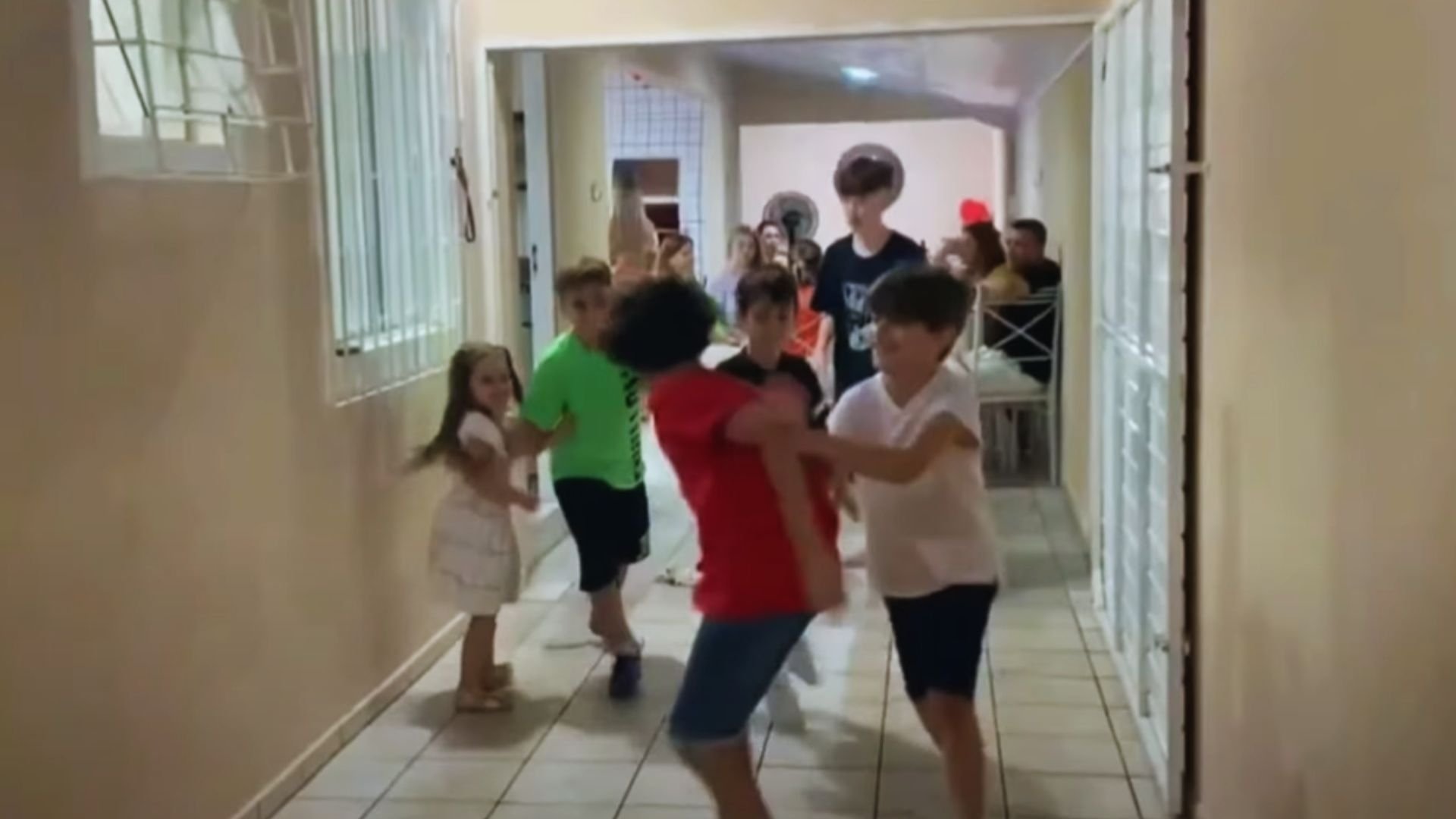 Universal Distraction Background