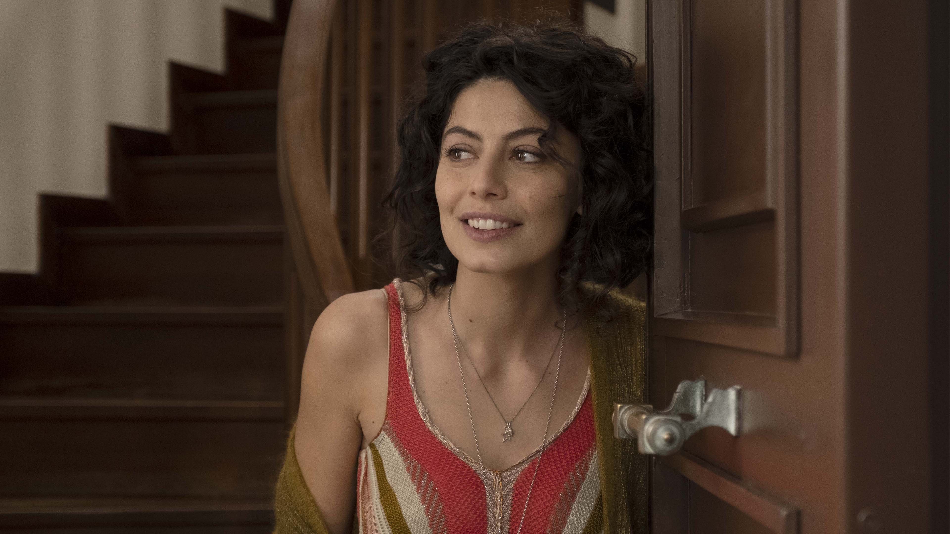 She's the One Background