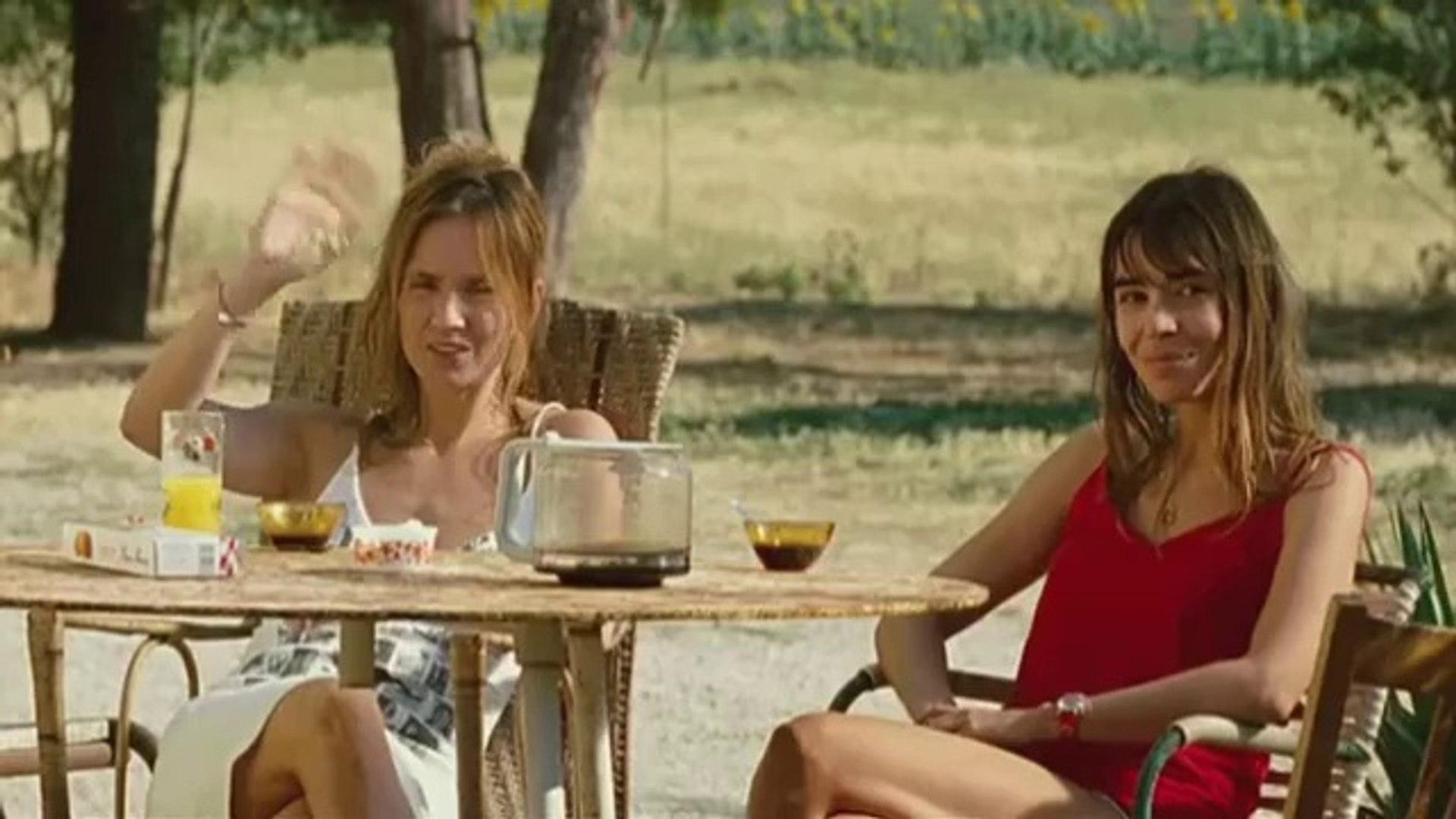 I Hate My Best Friends' Kids Background