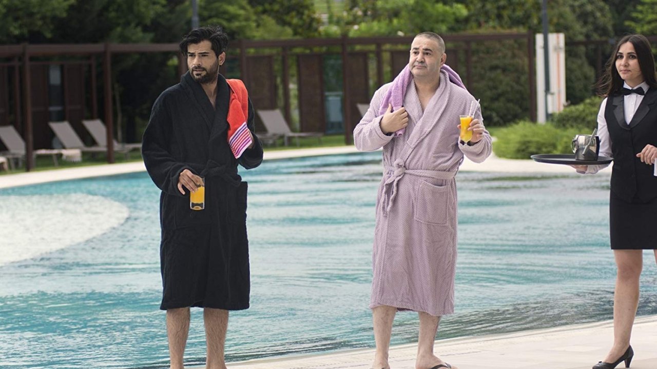 Yalan Dolan Background