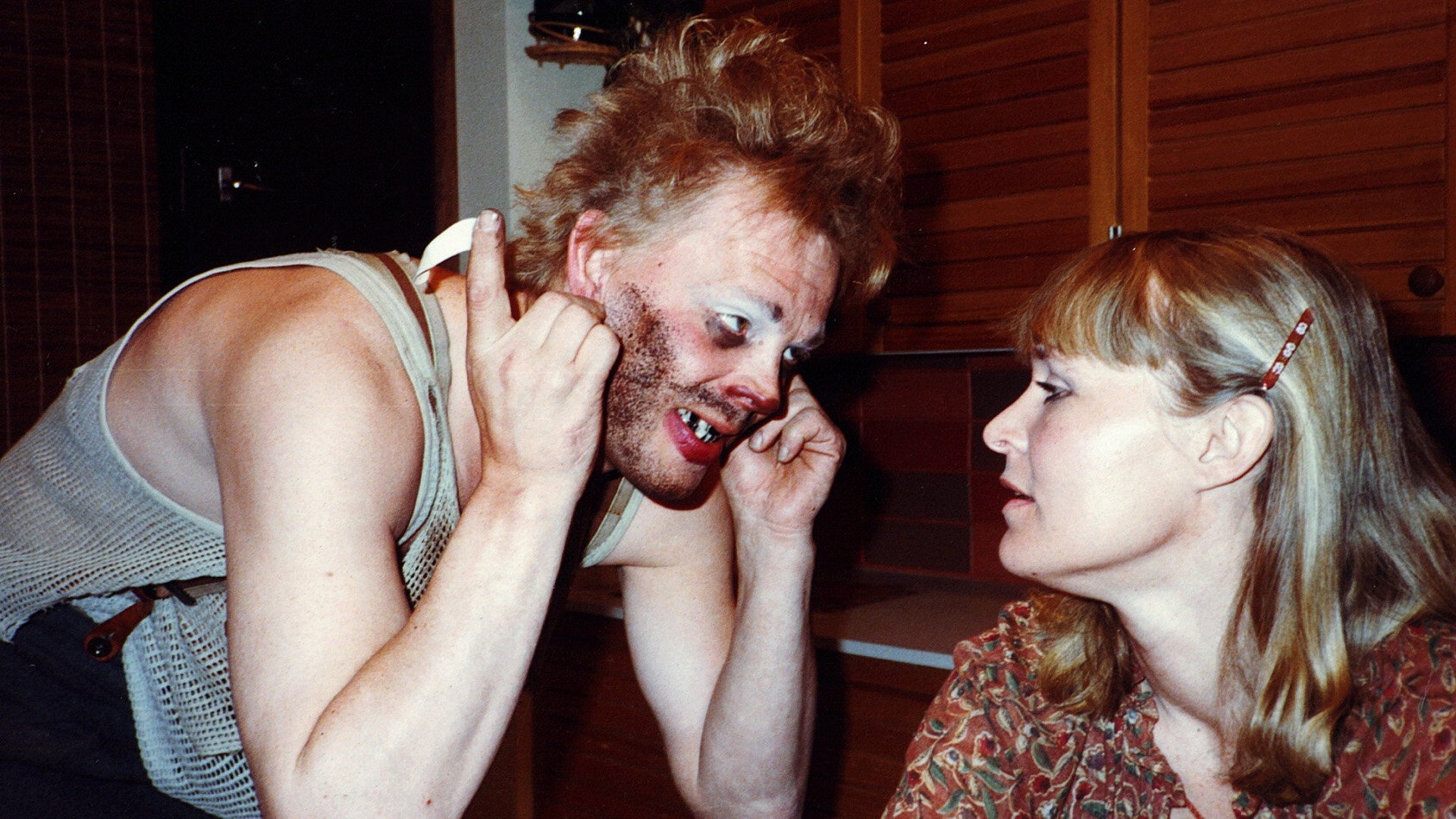 Uuno Turhapuron muisti palailee pätkittäin Background