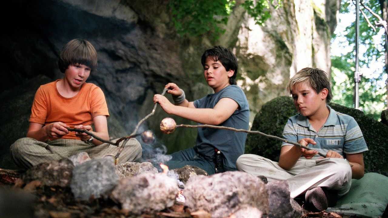 The Treasure of the White Falcons Background