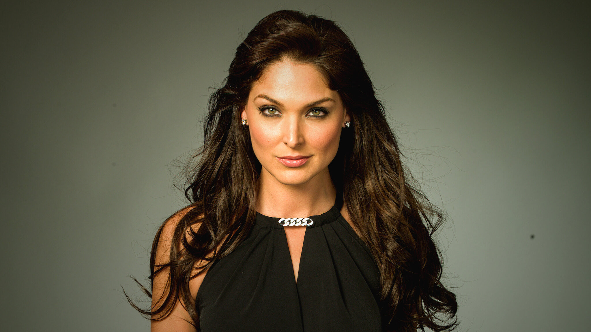 Señora Acero Background