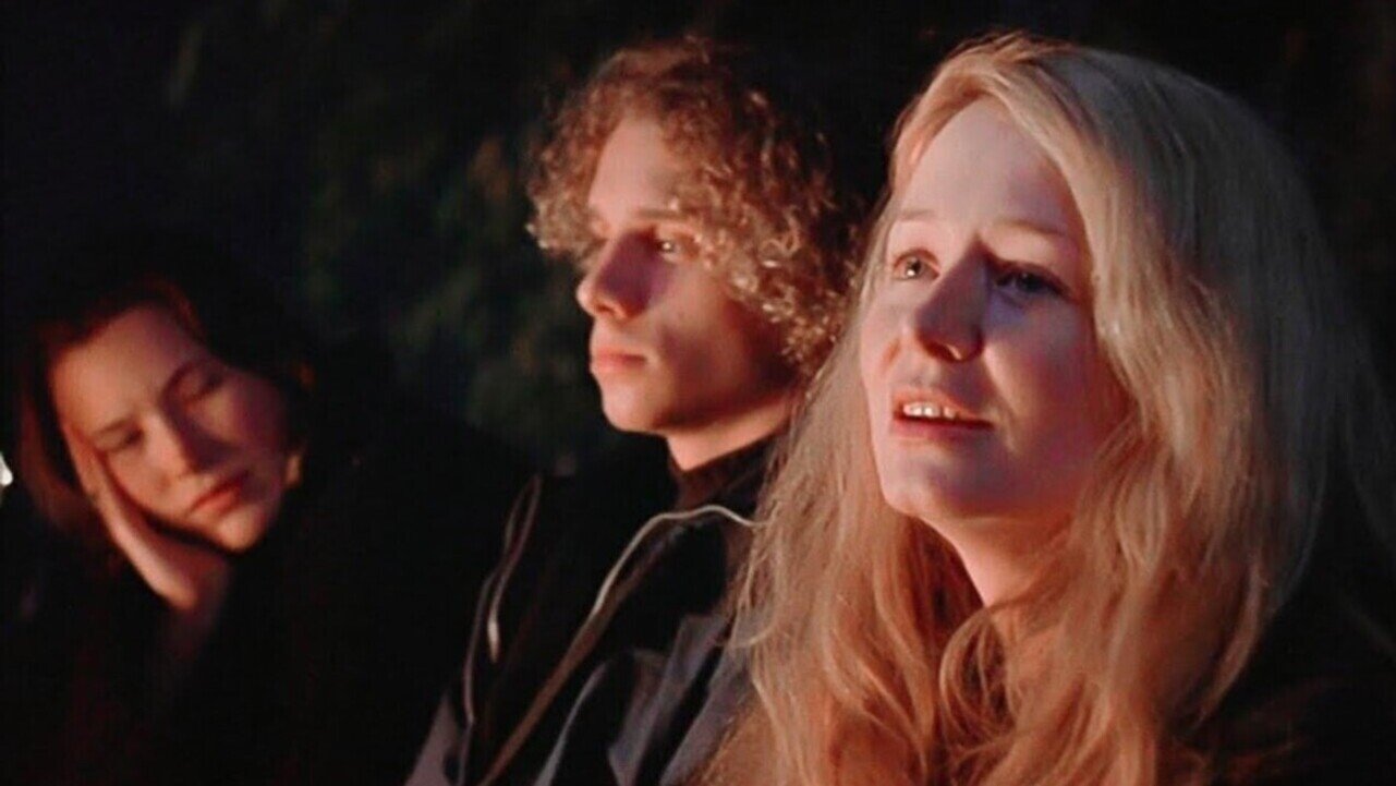 Julie Walking Home Background