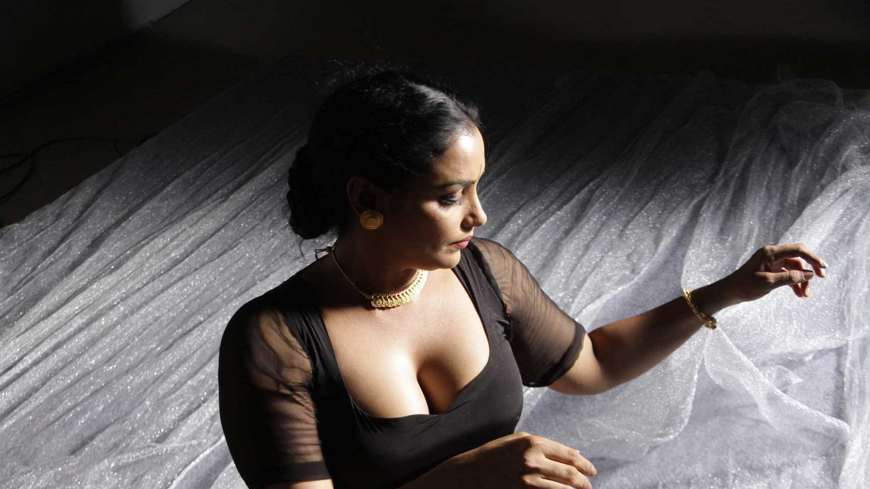 Rathinirvedam Background