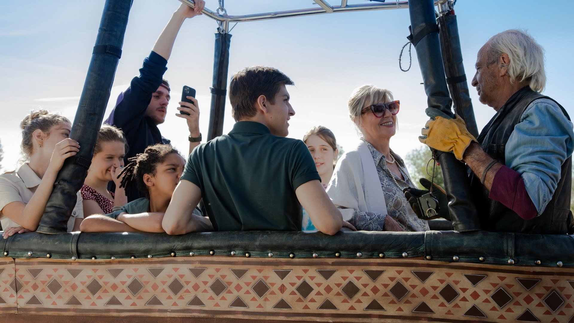 When Granny Meets Grandpa Background