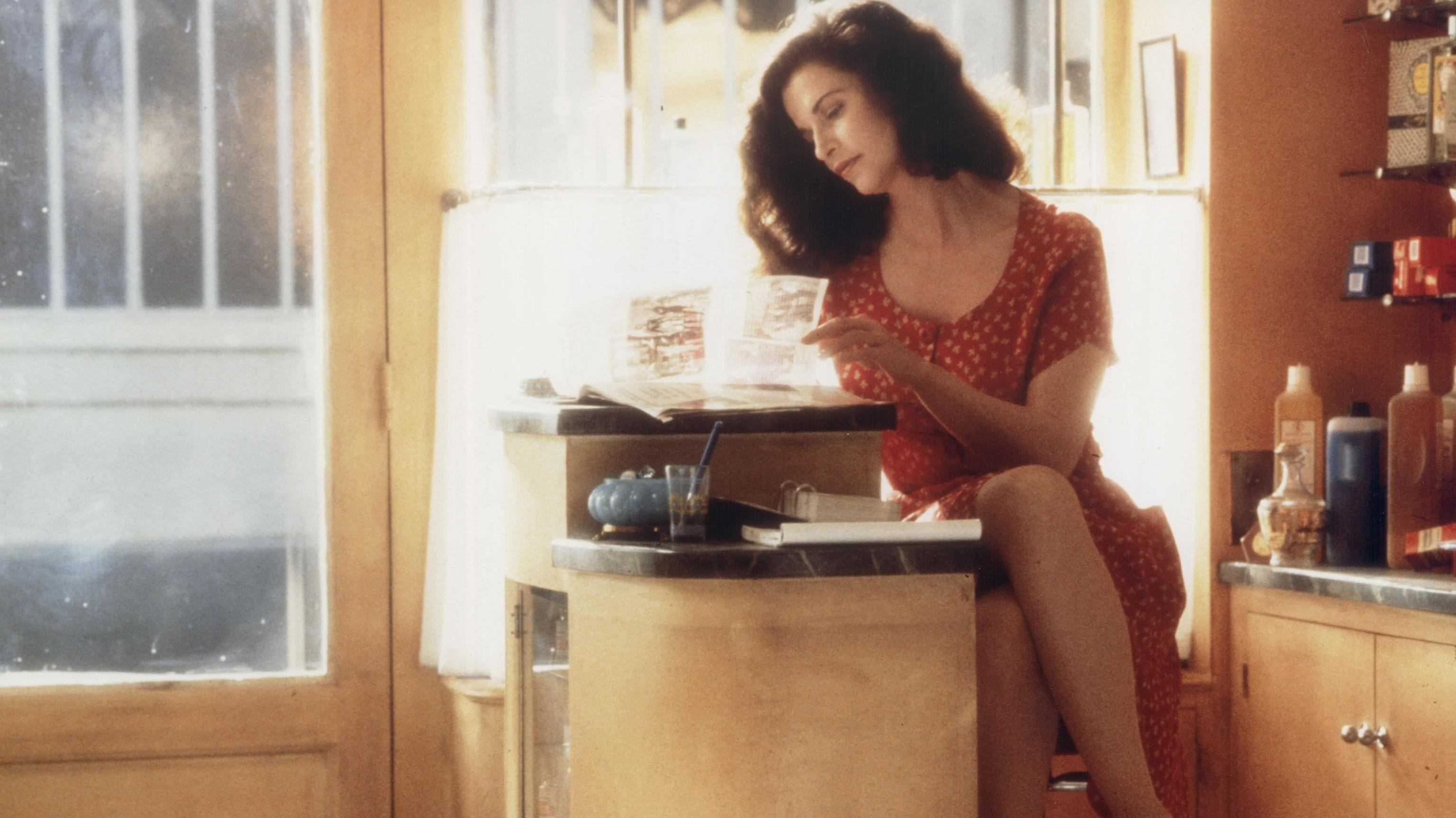 The Hairdresser's Husband Background