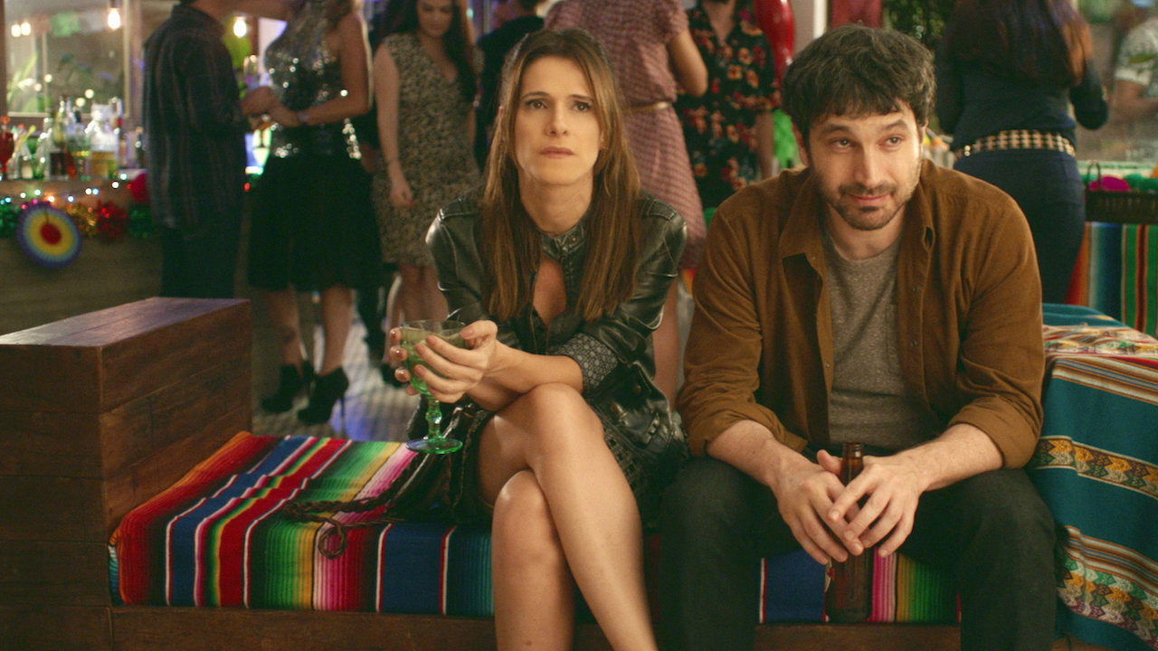 A Boyfriend for My Wife Background