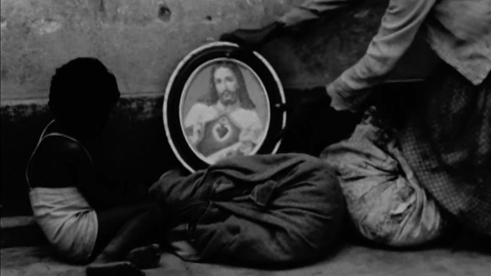 La Tierra Quema Background