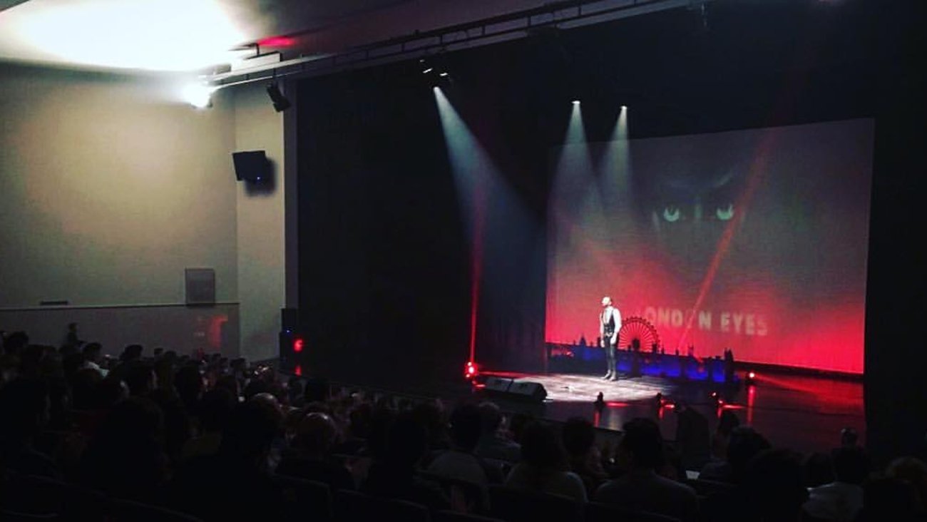 Rui Sinel de Cordes: London Eyes Background