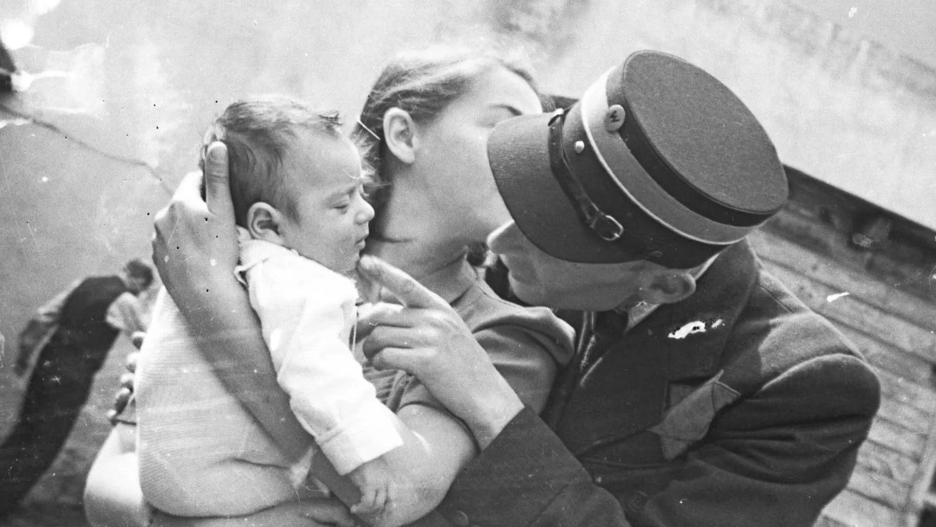 1942, un monde en guerre Background