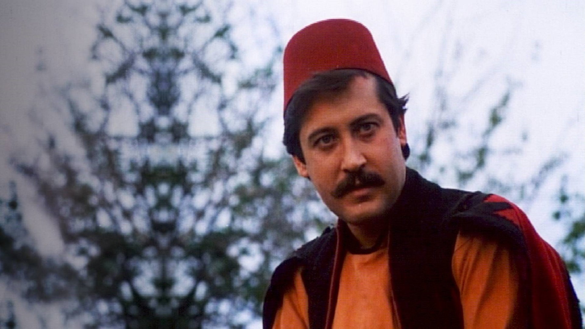 Aliş ile Zeynep Background