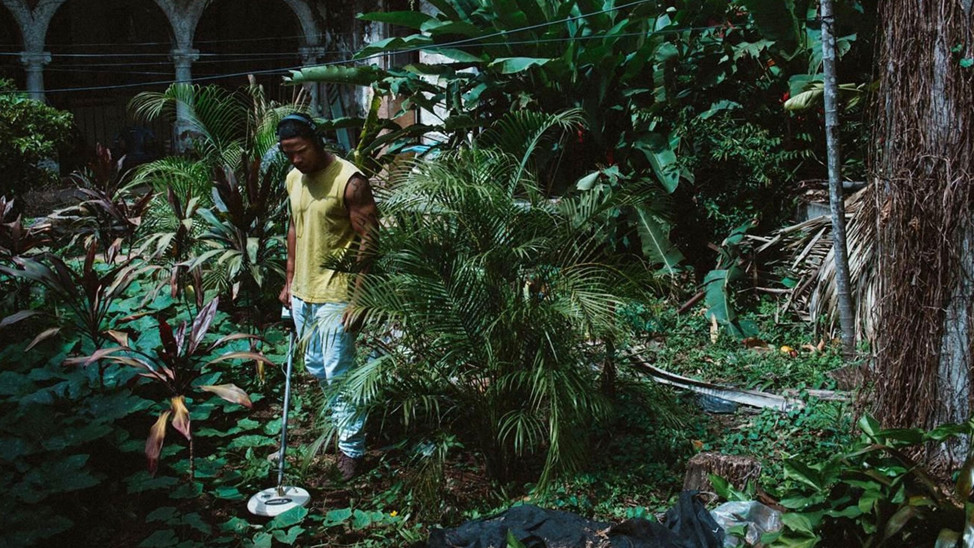 La Soledad Background