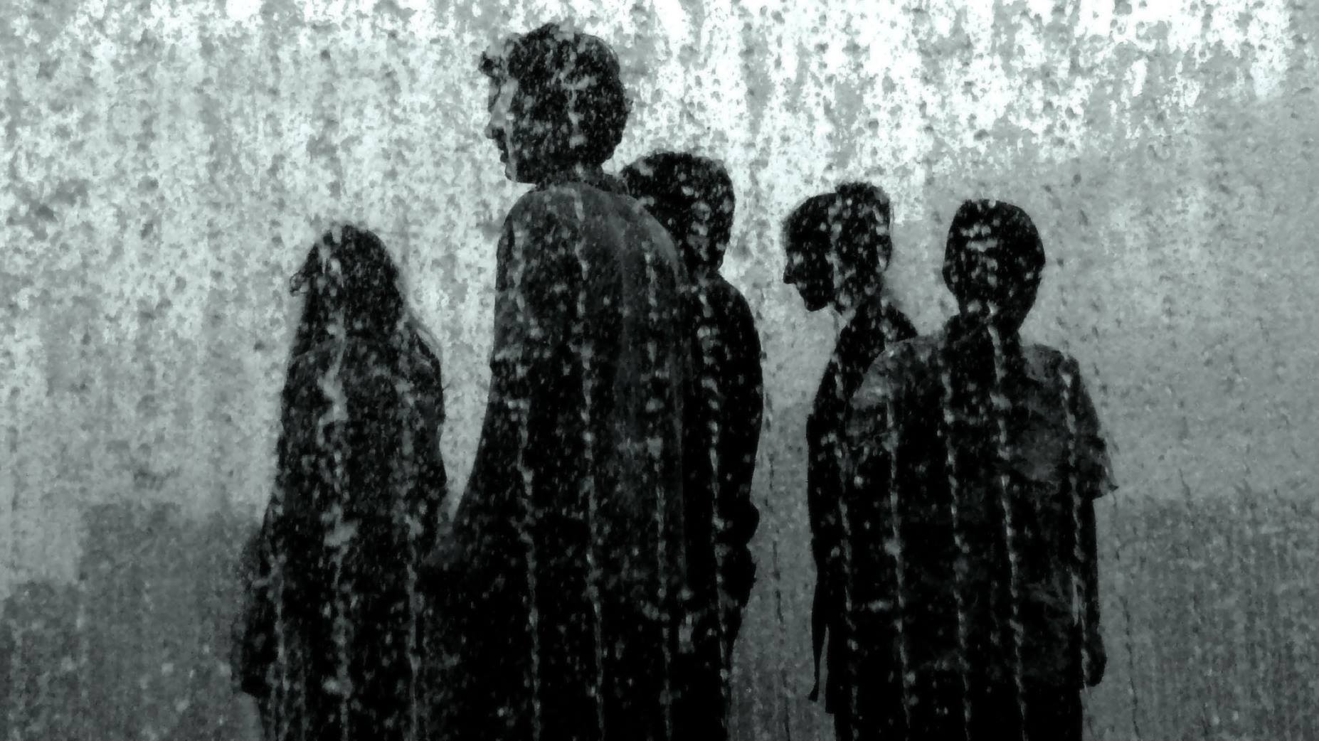 Los parecidos Background