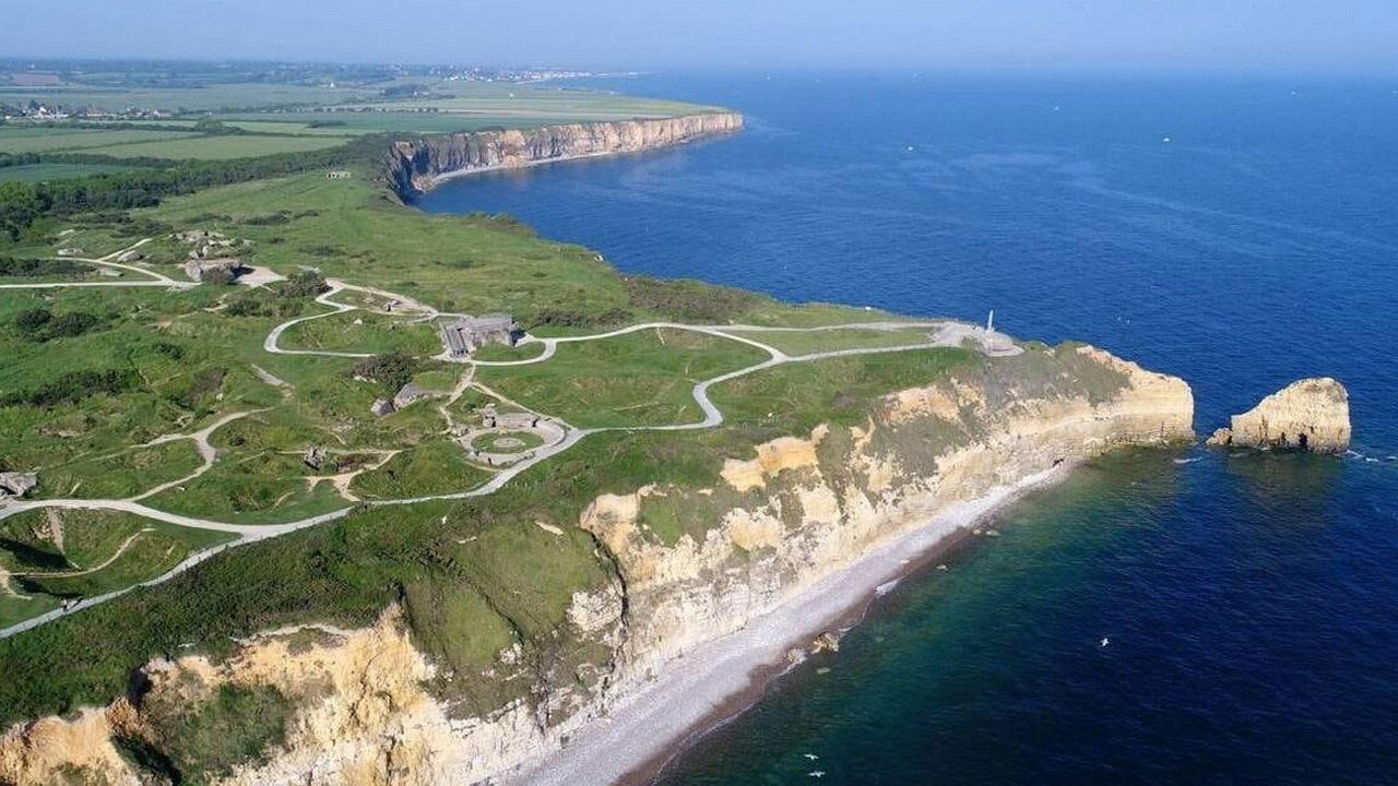 De Verdun aux plages du débarquement... Traces de guerre Background