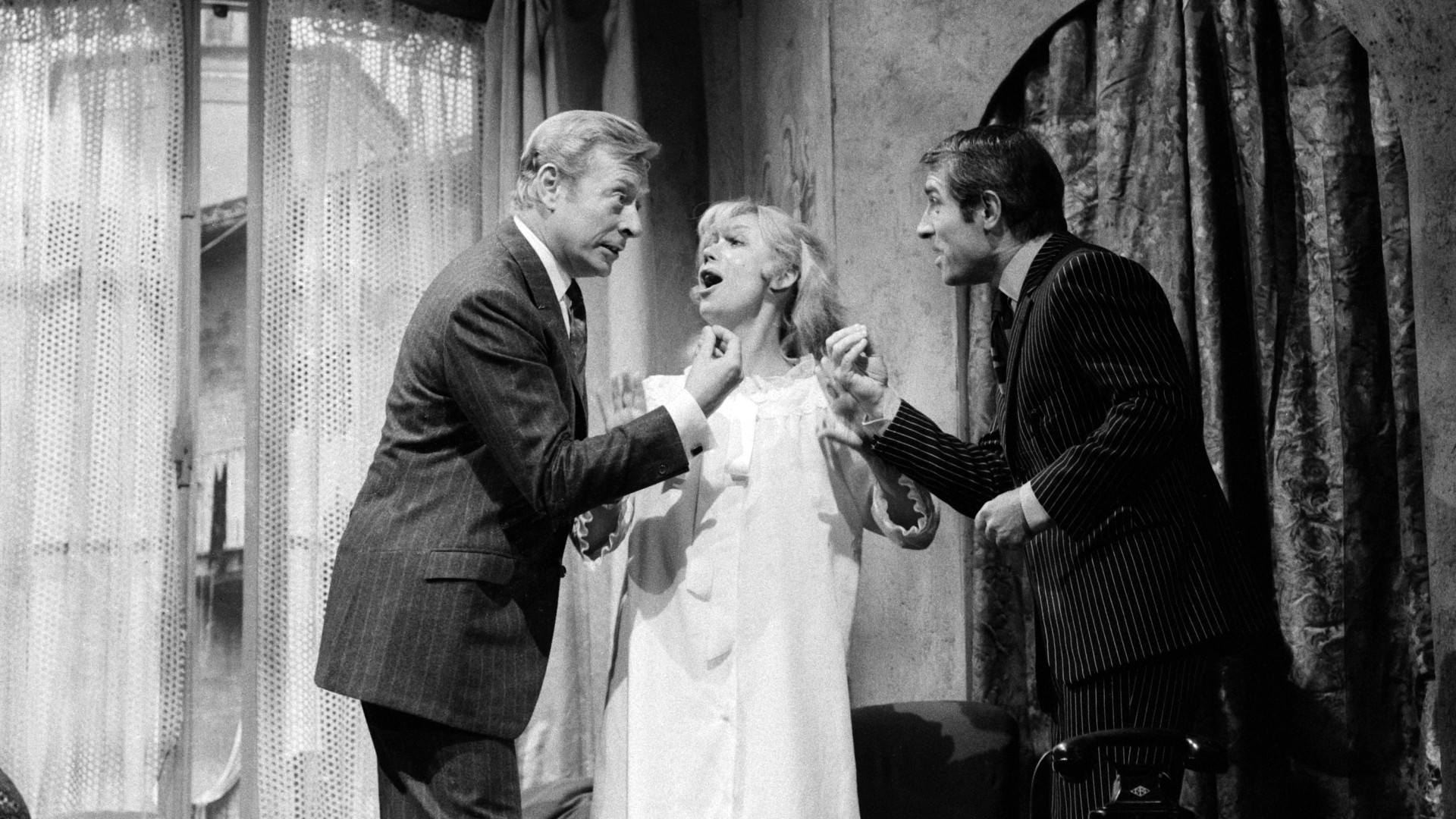 La Coquine Background