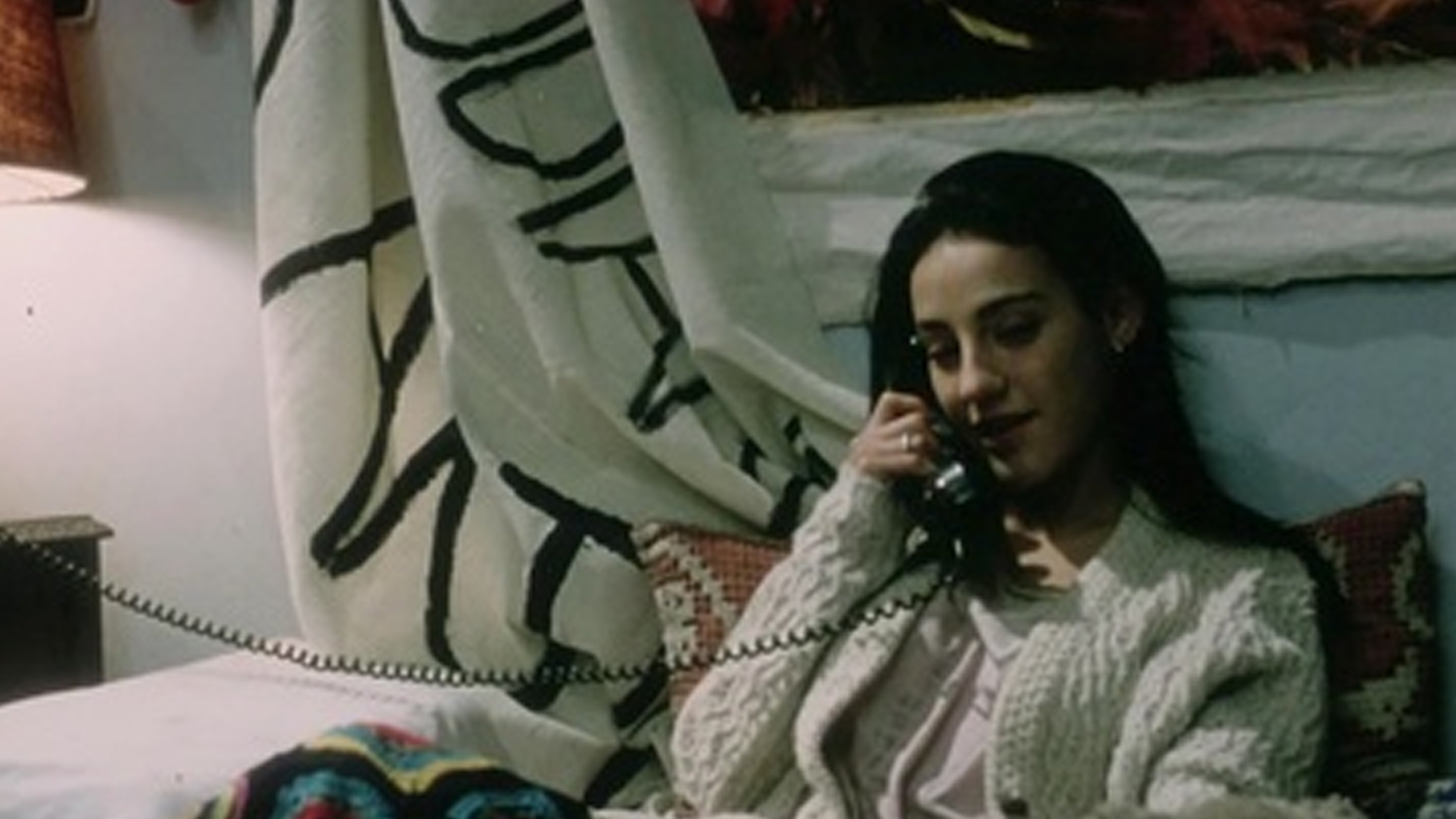 Historias Breves II: Líneas de teléfono Background