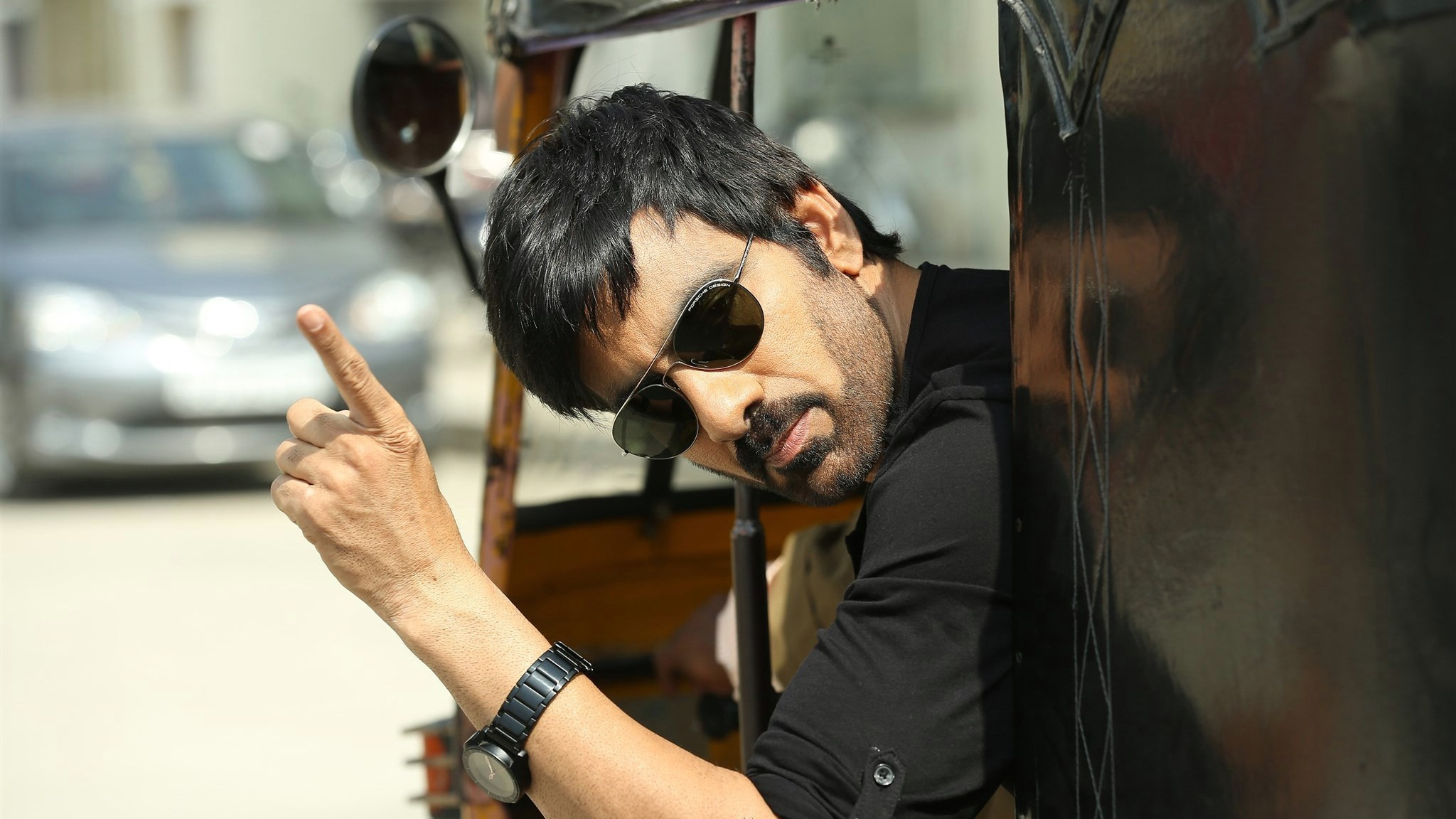 Touch Chesi Chudu Background