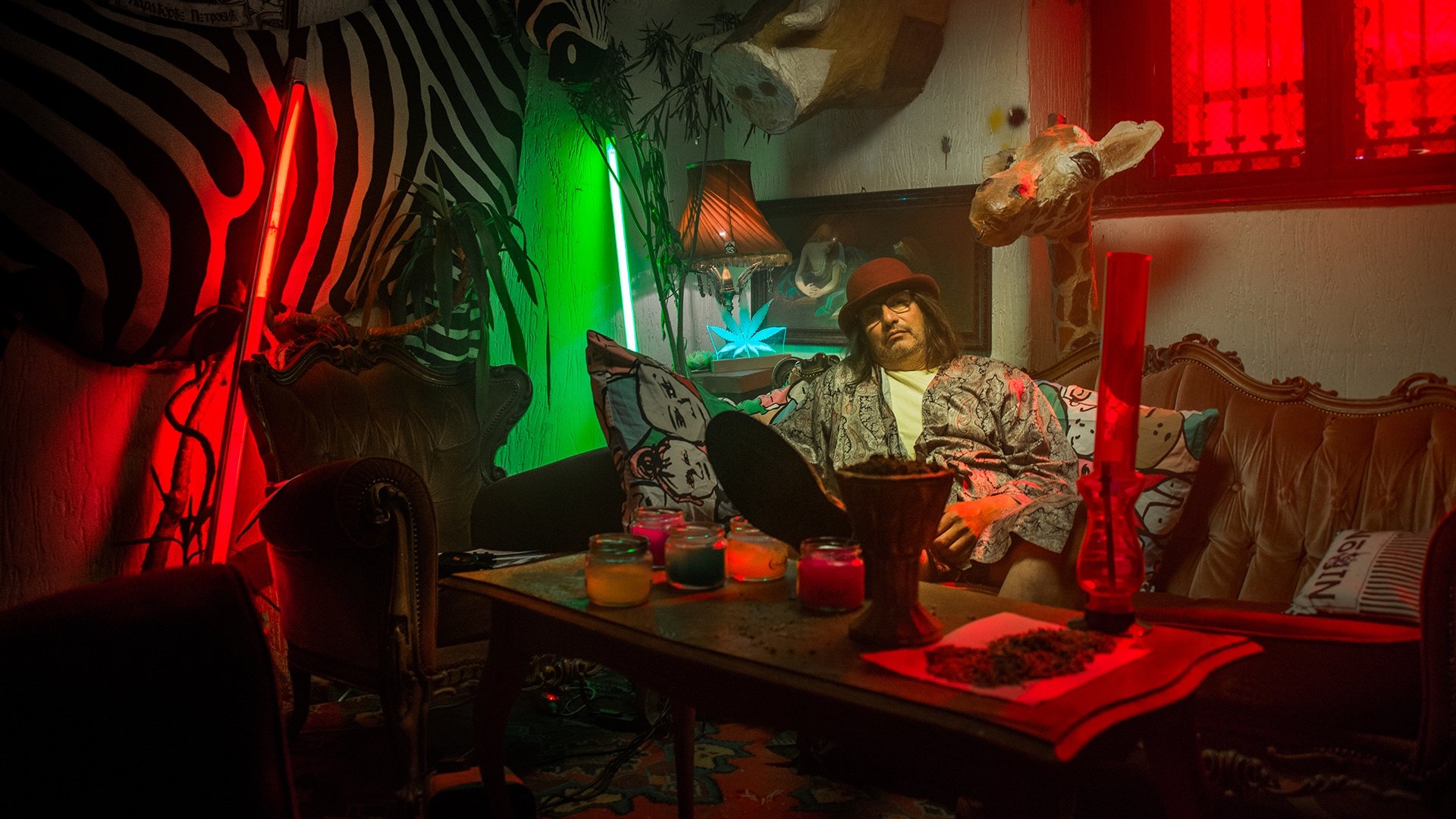 Life According to Moskri Background